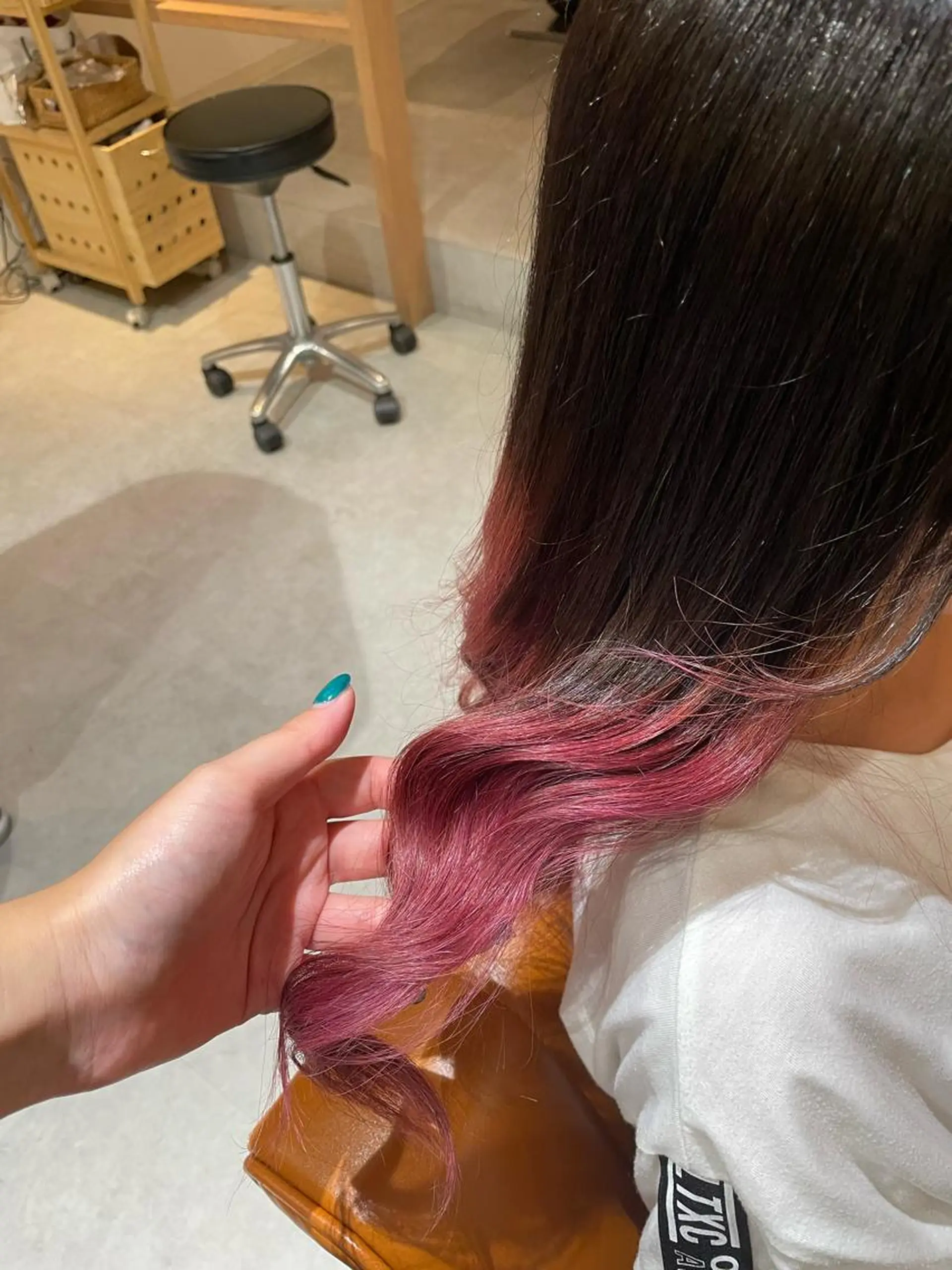 ロング ヘアカラー 中田 サヤカのヘアスタイル