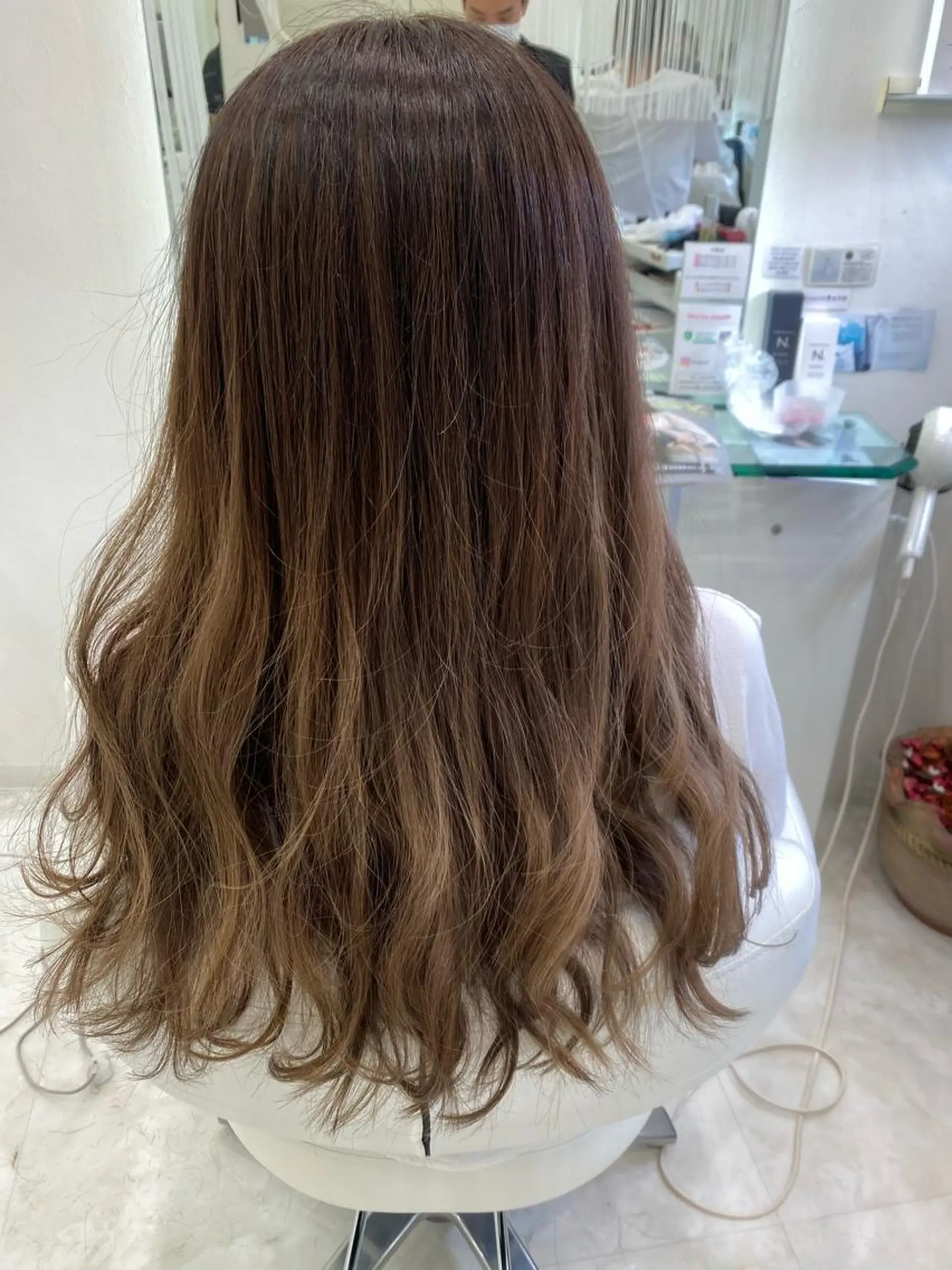 ロング カラー バレイヤージュ グラデーションカラー レイヤーカット hair Freak所属・佐藤 祥太のヘアスタイル