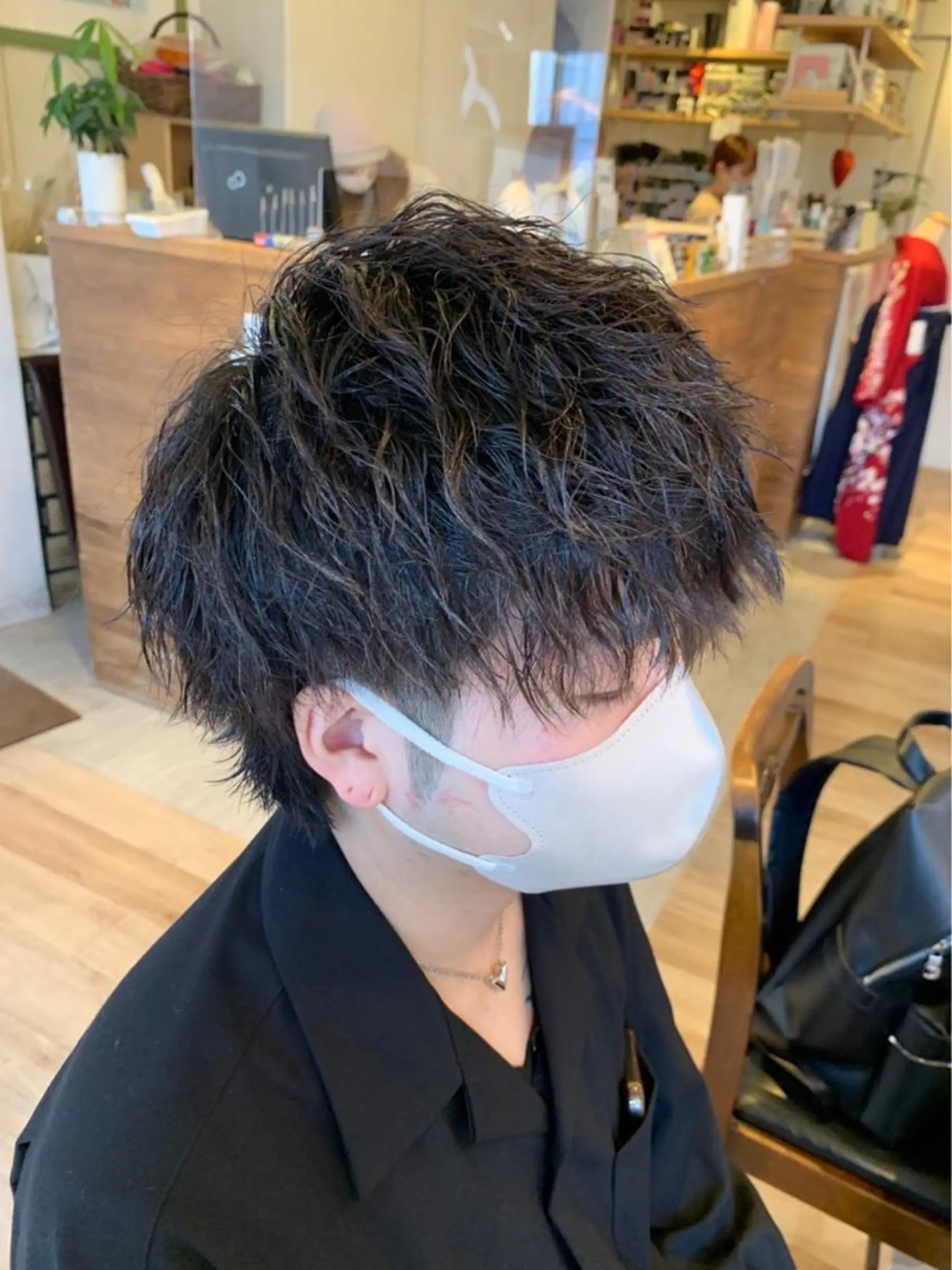 カラー メンズ メンズブリーチ メンズインナーカラー メンズ韓国風 マッシュ メンズパーマ navile 銀座 角田 龍太のヘアスタイル