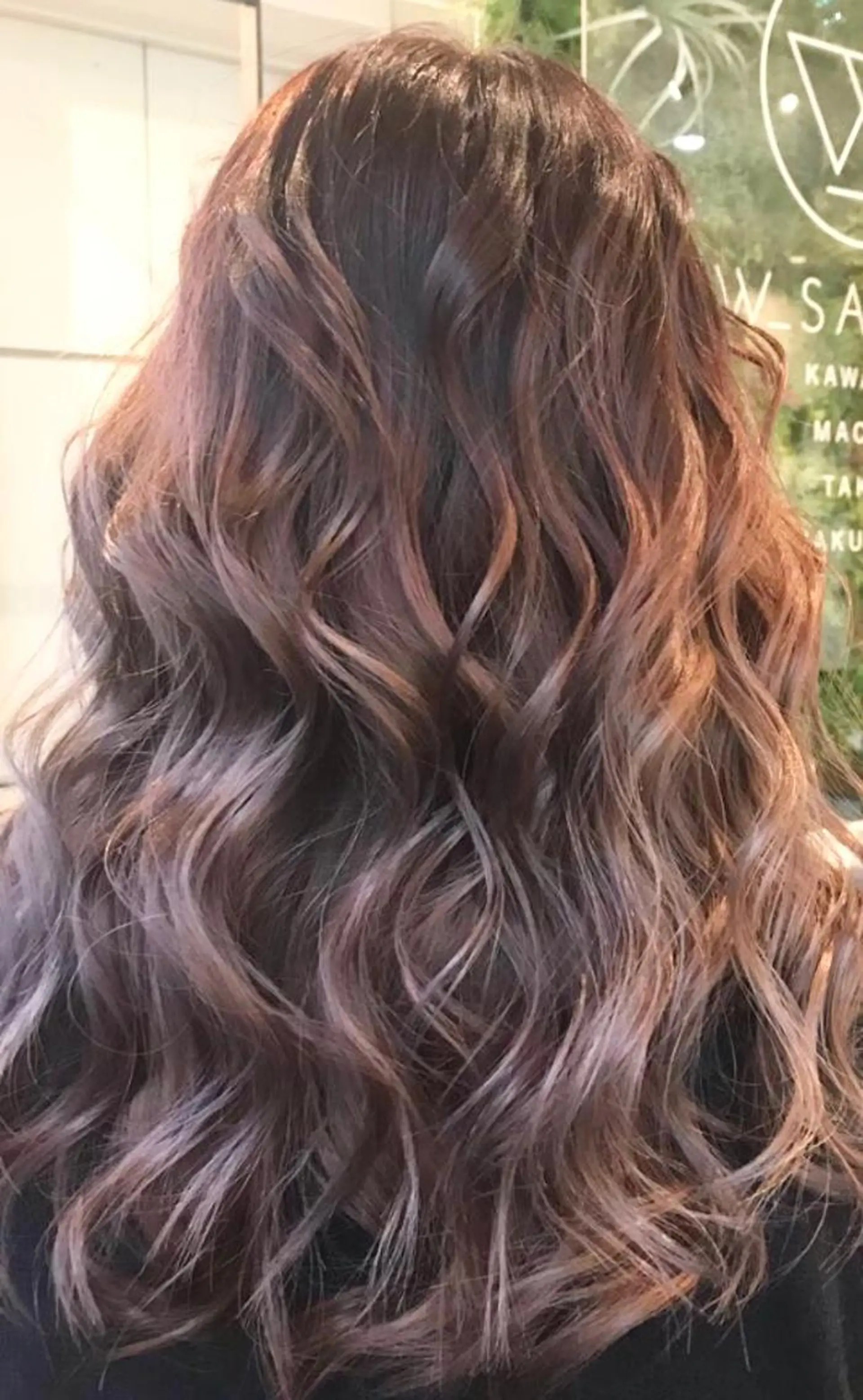 ロング カラー ヘアカラー Hanna by W_SALONのヘアスタイル