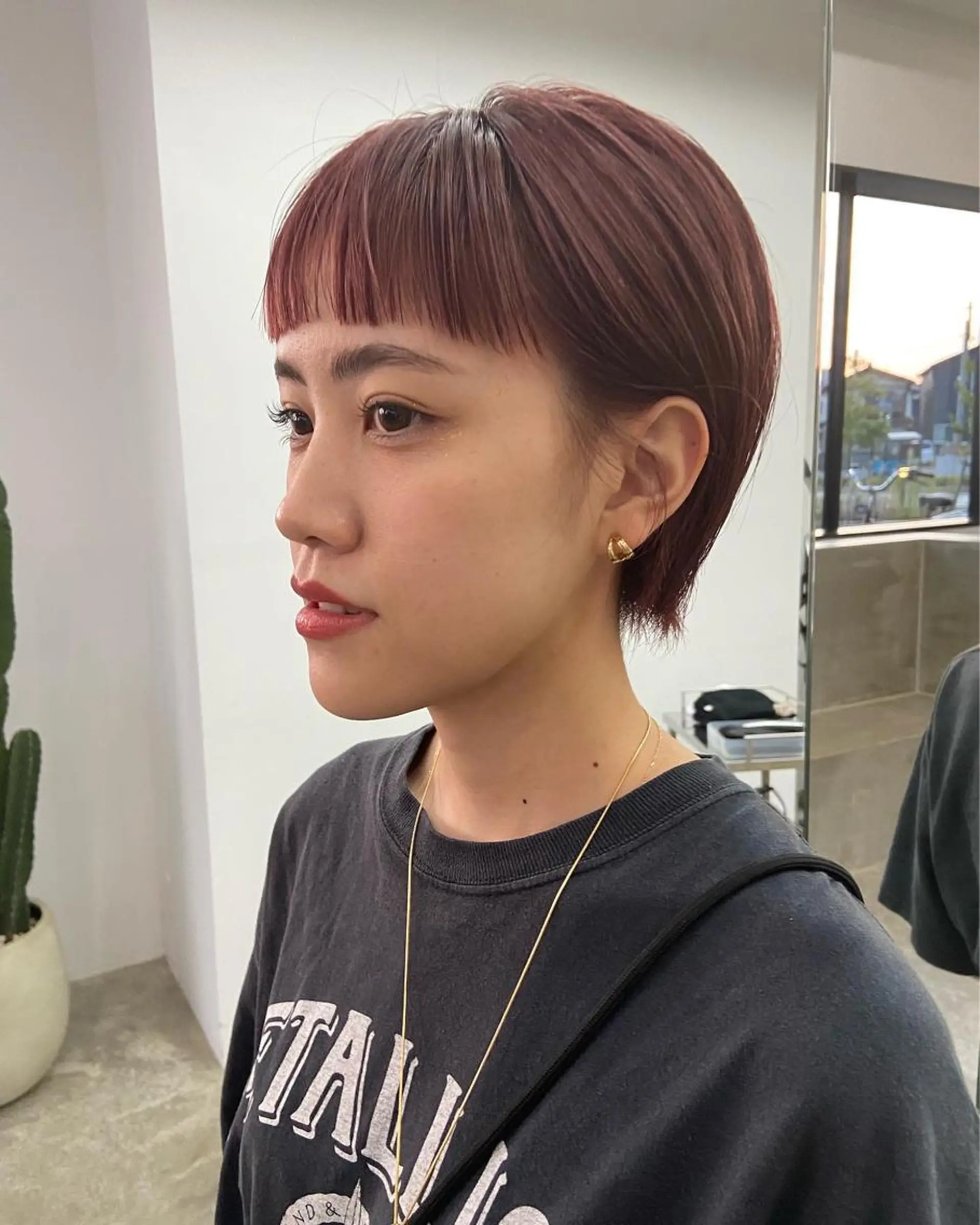ショート カラー ブリーチ 山岸 未玖のヘアスタイル