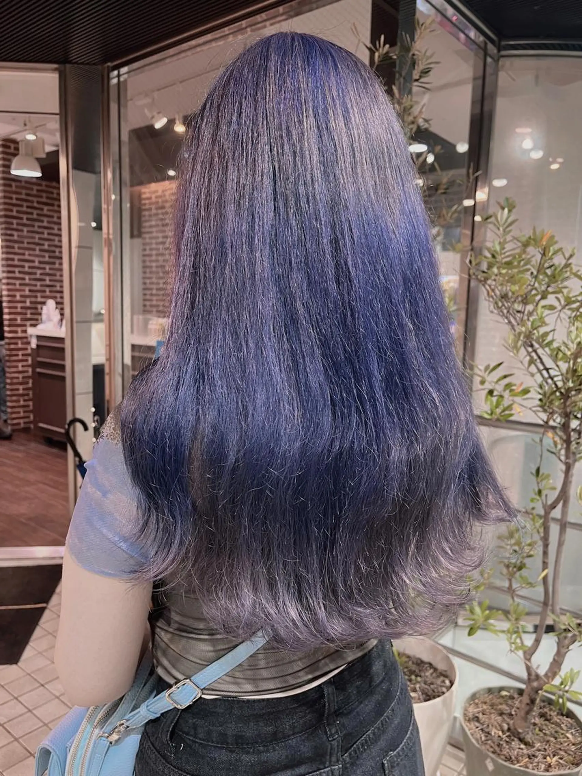 ロング カラー ベージュカラー 黒髪 ブリーチ ブルーカラー ブルーブラック 酸性ストレート 🤍🎀honokaのヘアスタイル