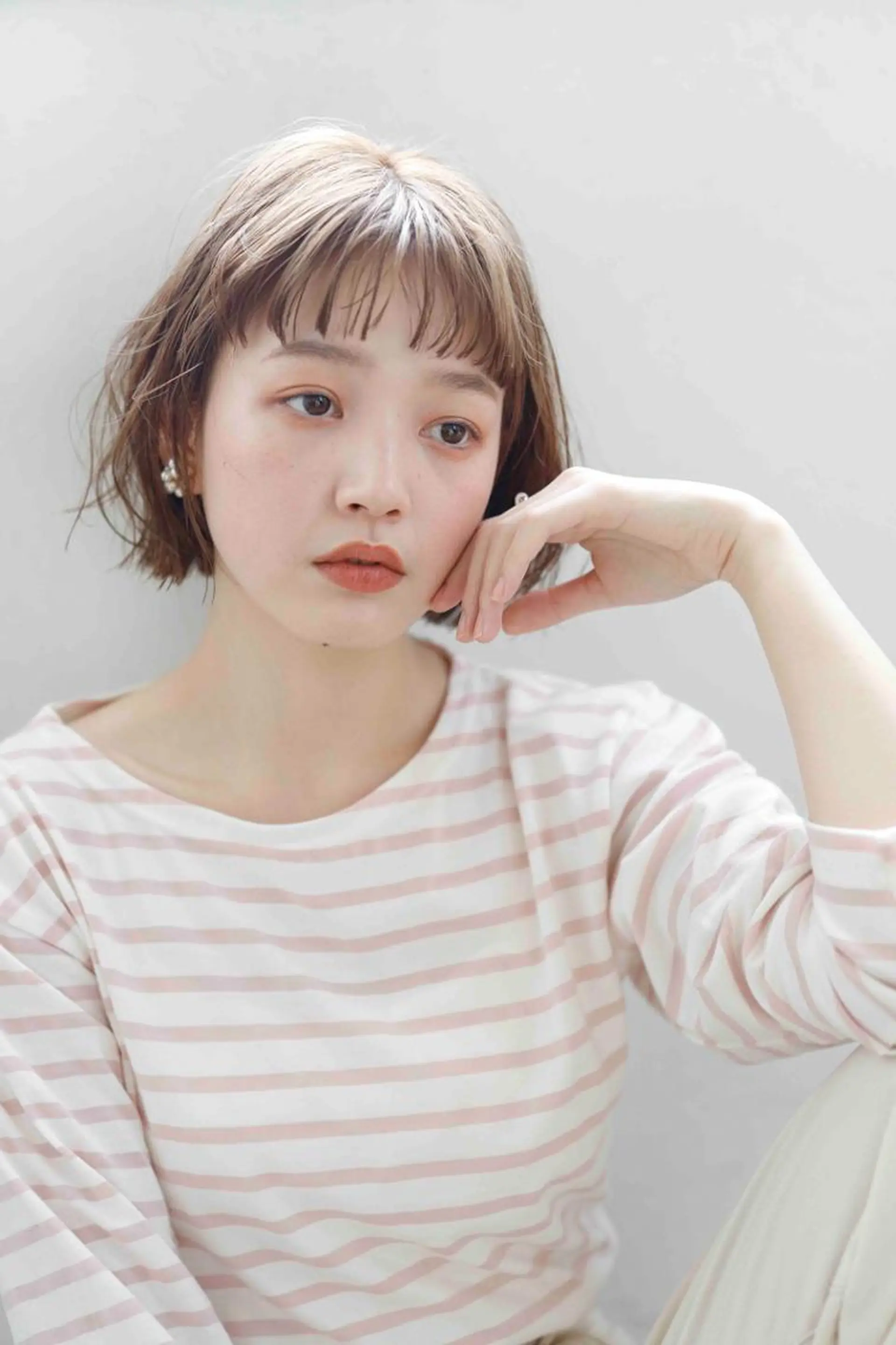 ショート カラー パーマ アディクシーカラー ベージュカラー ケアカラー 透明感カラー イヤリングカラー カット トリートメント ヘッドスパ ヘアケア特化型サロン newi 梅田のヘアスタイル