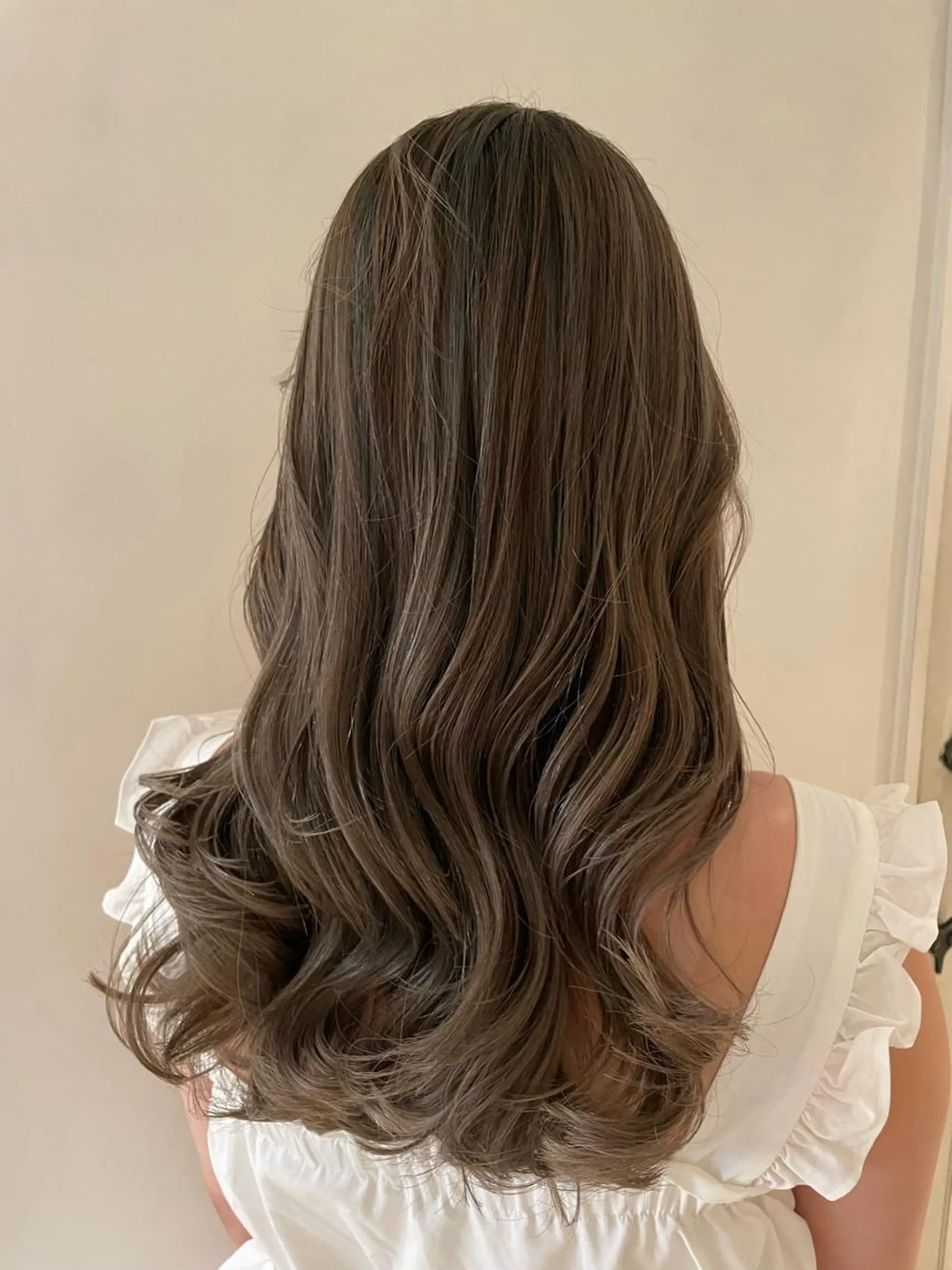 ロング カラー 透明感カラー ハイライトカラー ハイライト ヘアカラー 湯田実津希🤎 ﾐﾙｸﾃｨ専門のヘアスタイル