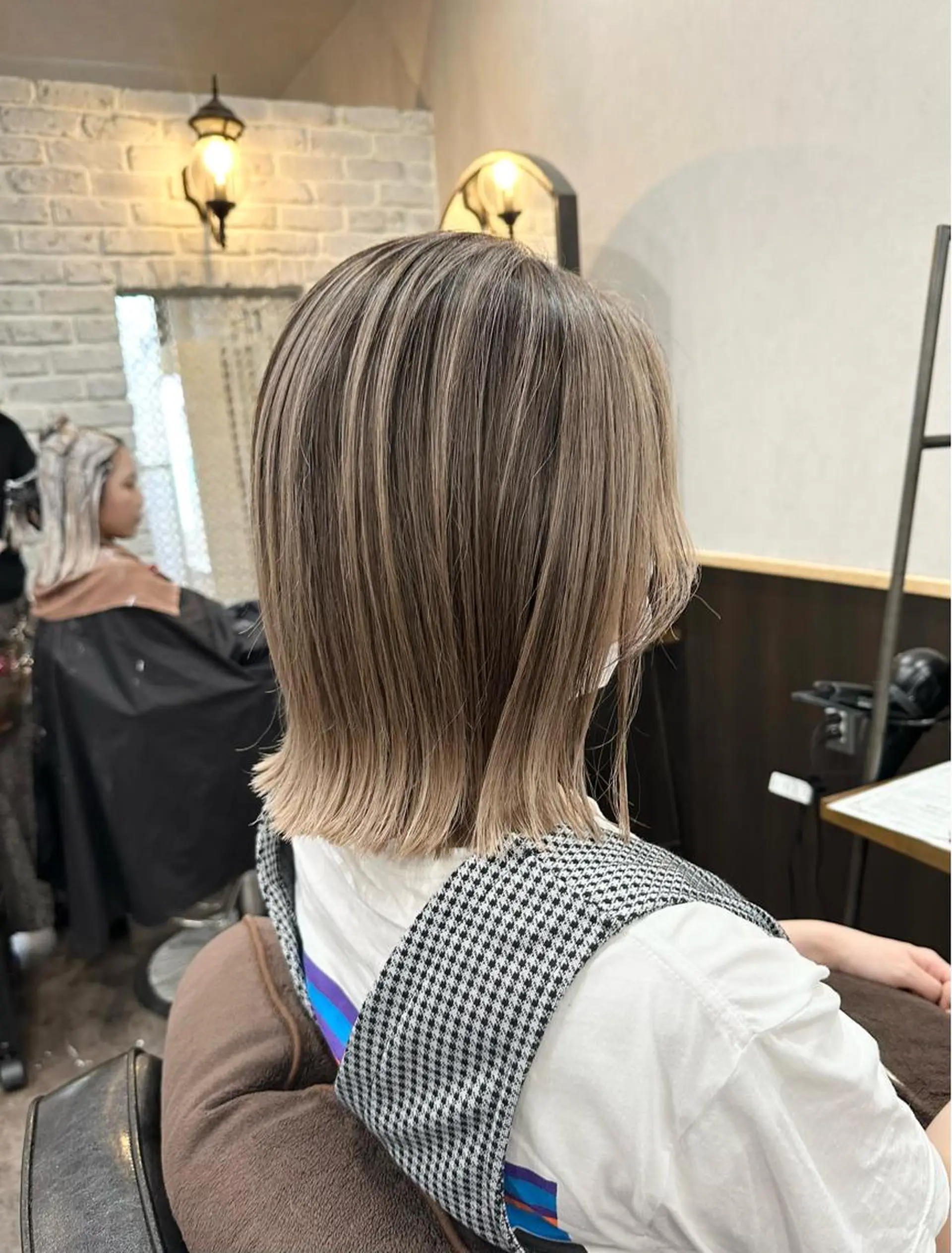 ミディアム カラー バレイヤージュ レイヤーカット ヘアカラー 🌿ガクト 🌿艶髪透明感のヘアスタイル