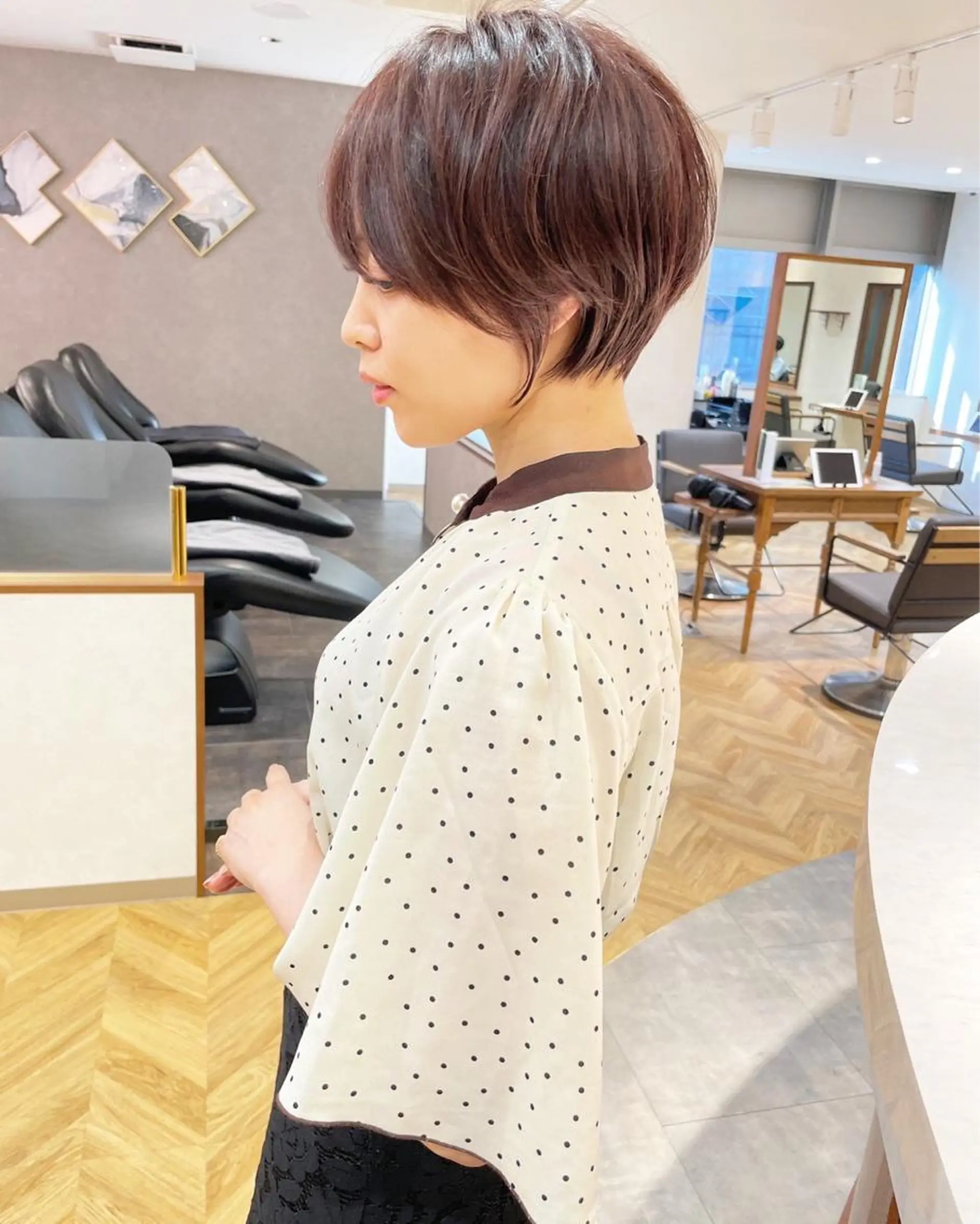ショート ショートボブ ボブ 顔周りカット ショートヘア 小顔カット ヘアカラー トリートメント 💛ブリーチ&カット LEON🩶のヘアスタイル