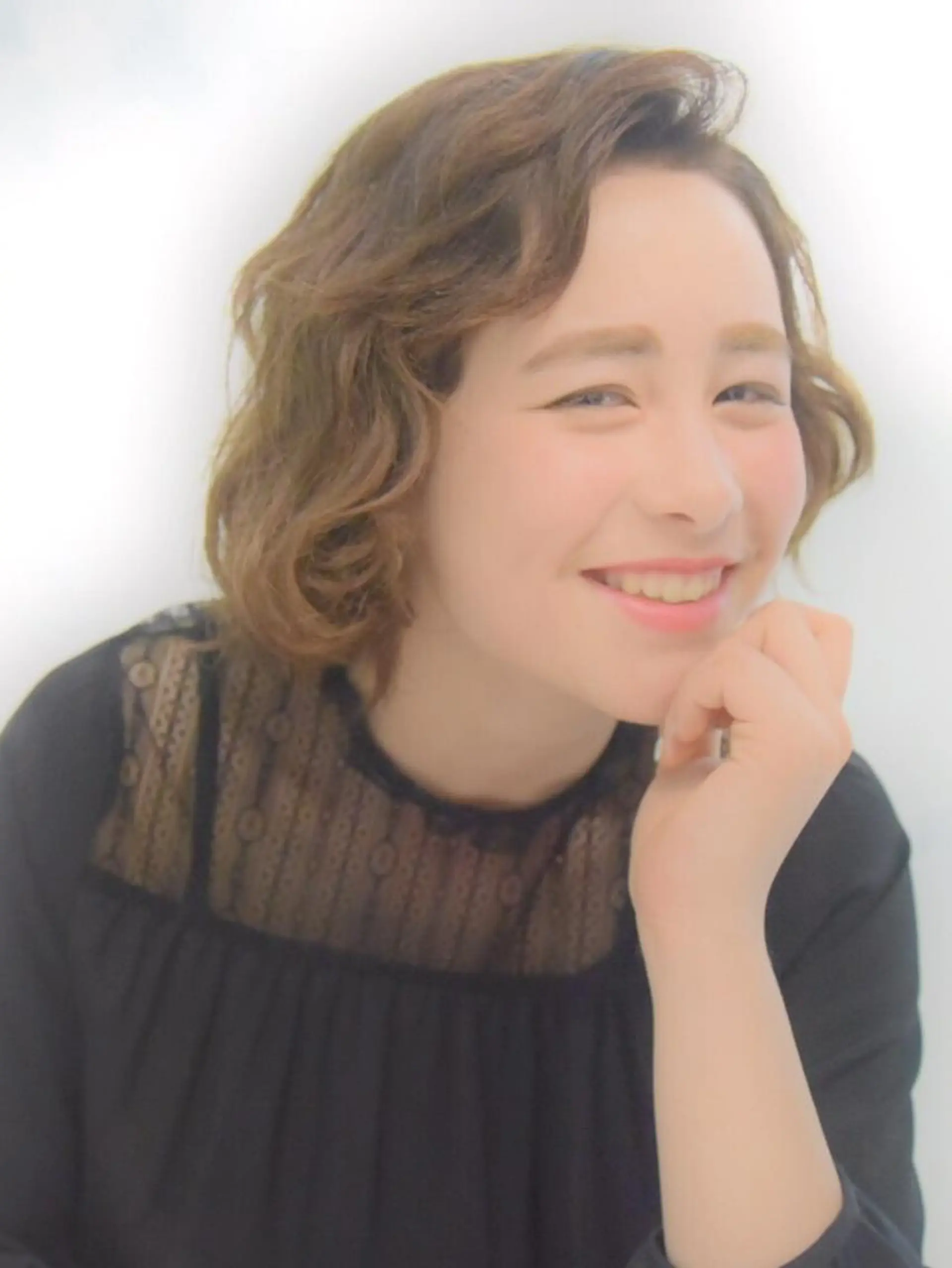 ミディアム カラー ブリーチ カット トリートメント sato manamiのヘアスタイル