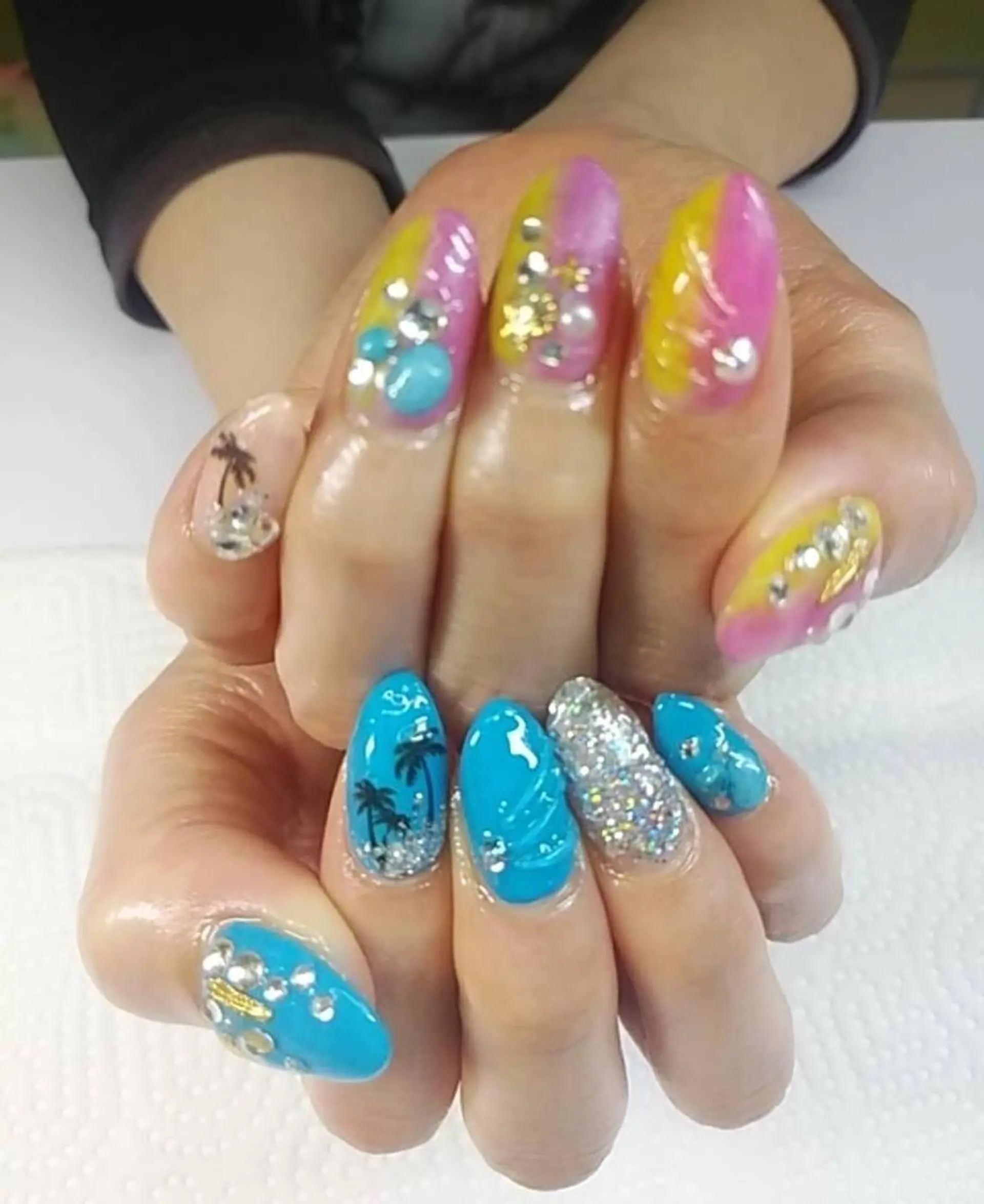 ネイル ブルー 持ち込み ピンク 夏ネイル プライベートサロン RosyLily所属・プライベートサロン Rosy Lilyのネイルデザイン