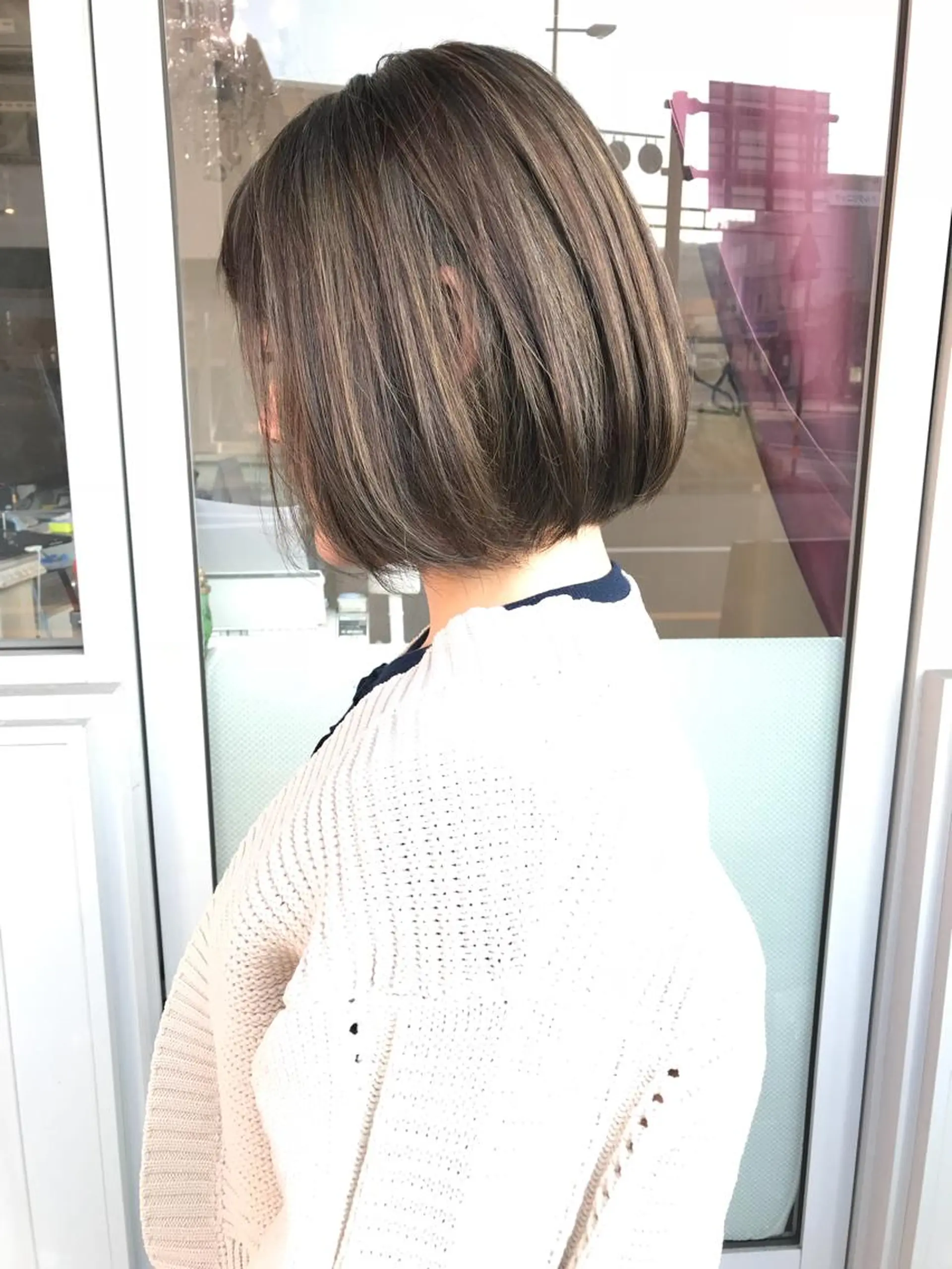 ショート カラー ヘアアレンジ バレイヤージュ ベージュカラー ブリーチ グラデーションカラー ハイライトカラー Mariana/ 鶴原-ハイライトのヘアスタイル