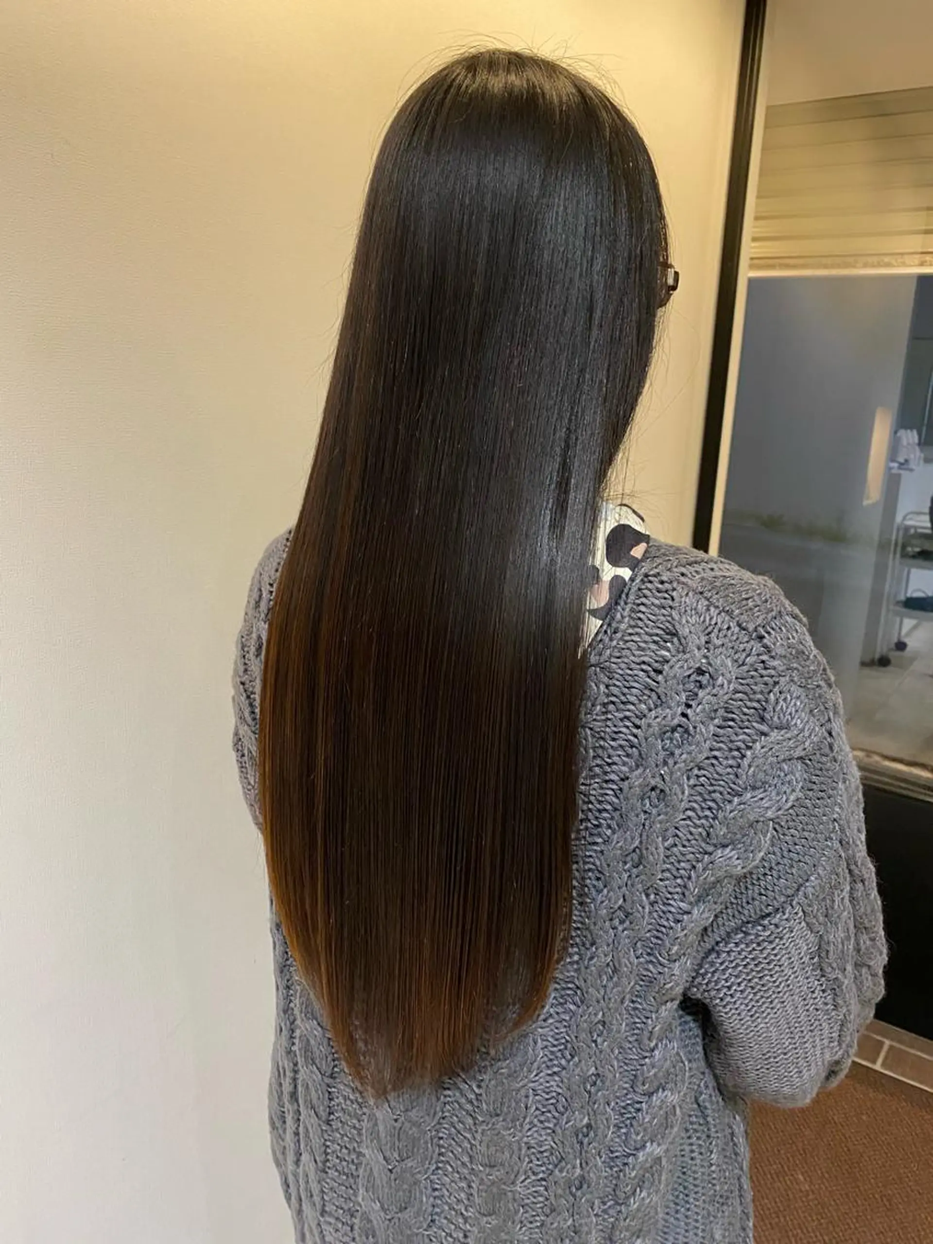 ロング 髪質改善 酸性ストレート タナカ レイヤのヘアスタイル