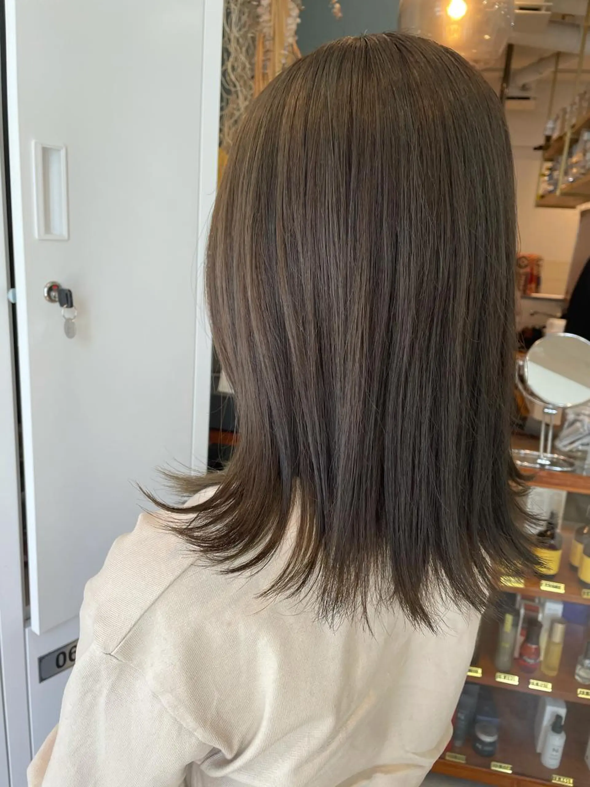 ミディアム カラー ベージュカラー ブリーチ ブリーチなしカラー オリーブベージュ 中目黒🌼 🌼ハナのヘアスタイル