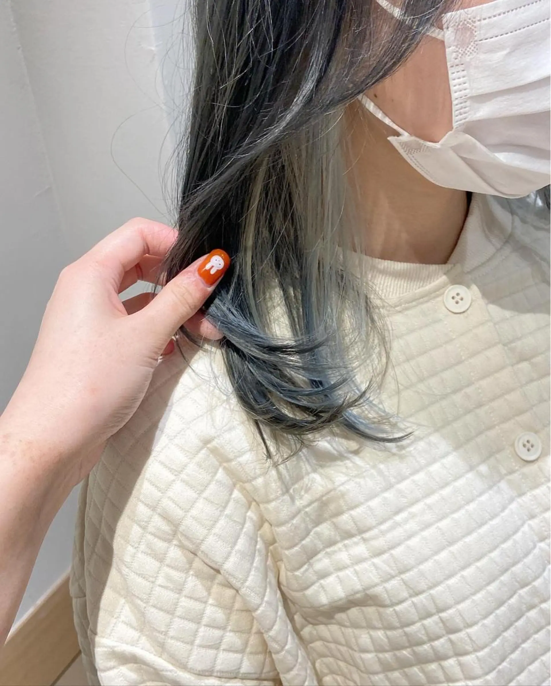 カラー ブリーチ 津田 七美希のヘアスタイル