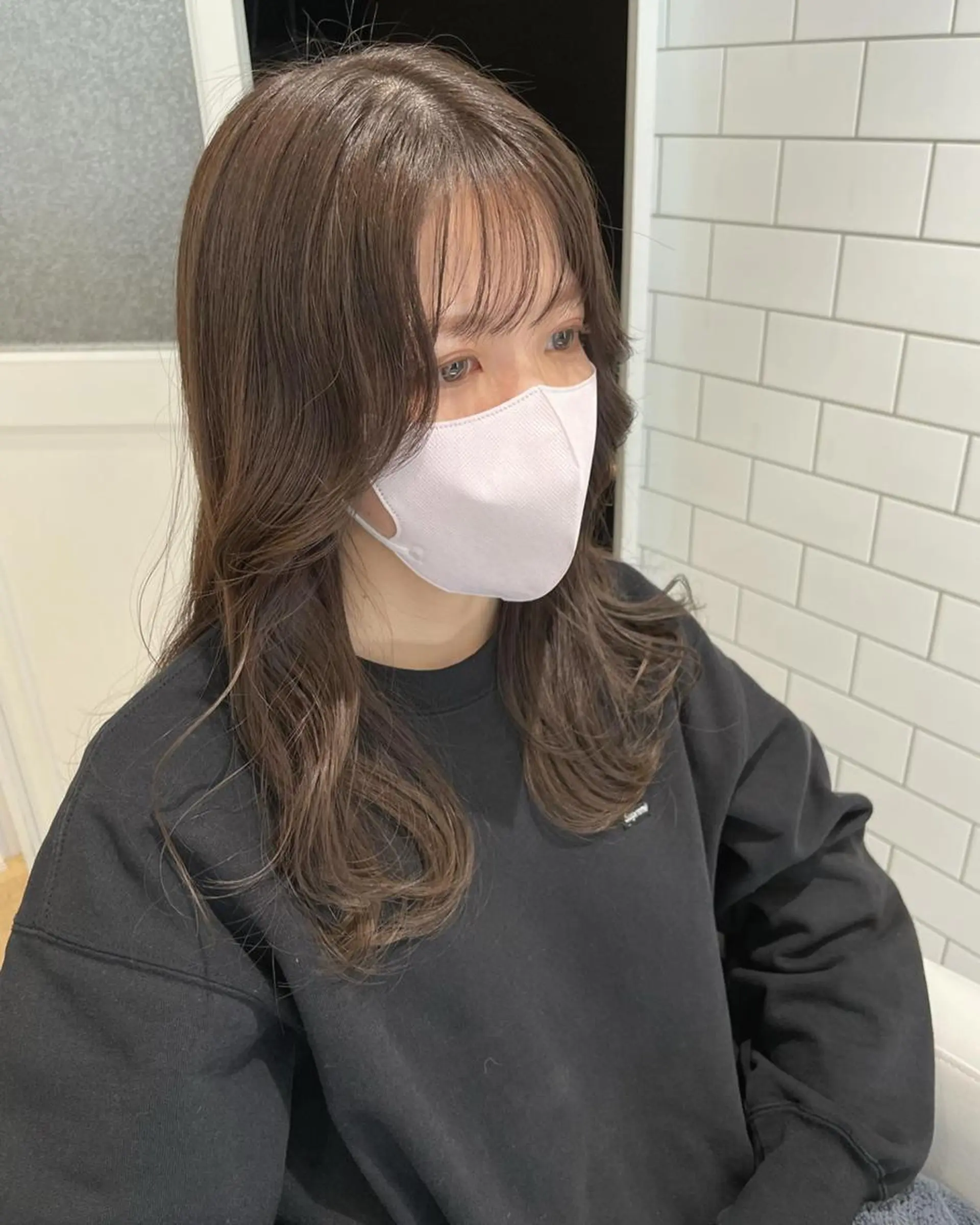 ミディアム カラー パーマ ヘアアレンジ メンズ キッズ ネイル マツエク・マツパ アッシュ 透明感カラー オリーブカラー カジュアル 赤色 🫧垢抜けヘア🫧 SHIORIのヘアスタイル