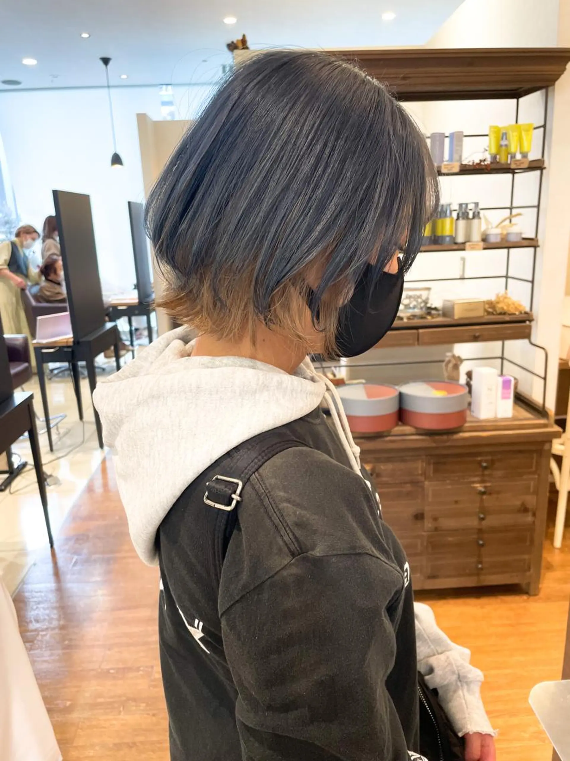ショート カラー ブルーカラー グレージュ インナーカラー シルバー 髪質改善/ブリーチ 田代 龍我のヘアスタイル