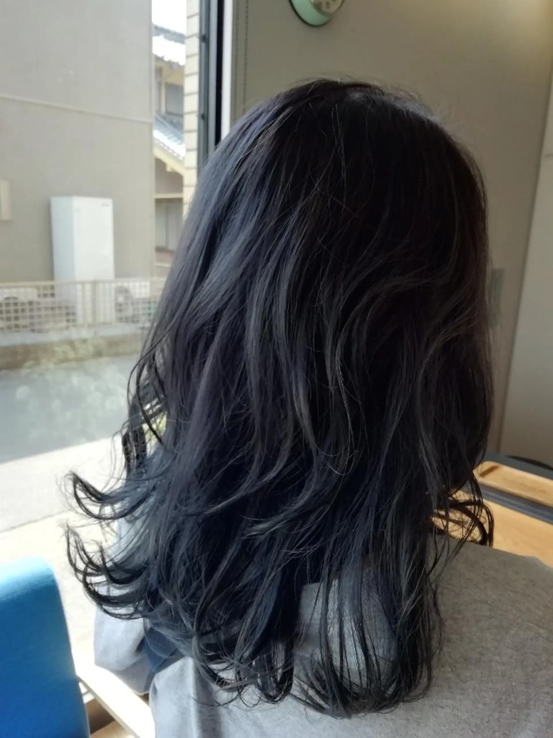 カラー アッシュ ブルーカラー ブルーグレー カット ヘアカラー トリートメント 堀 望美のヘアスタイル