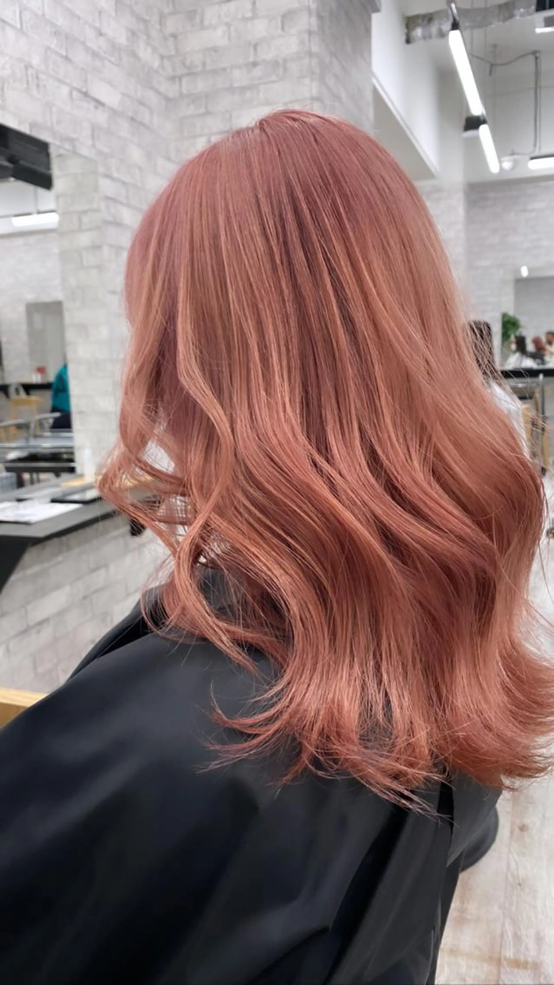 ロング カラー ヘアアレンジ アッシュ アッシュグレー アッシュグレージュ バレイヤージュ ミストバング Bob＆ハイトーン 専門家CHIHIROのヘアスタイル