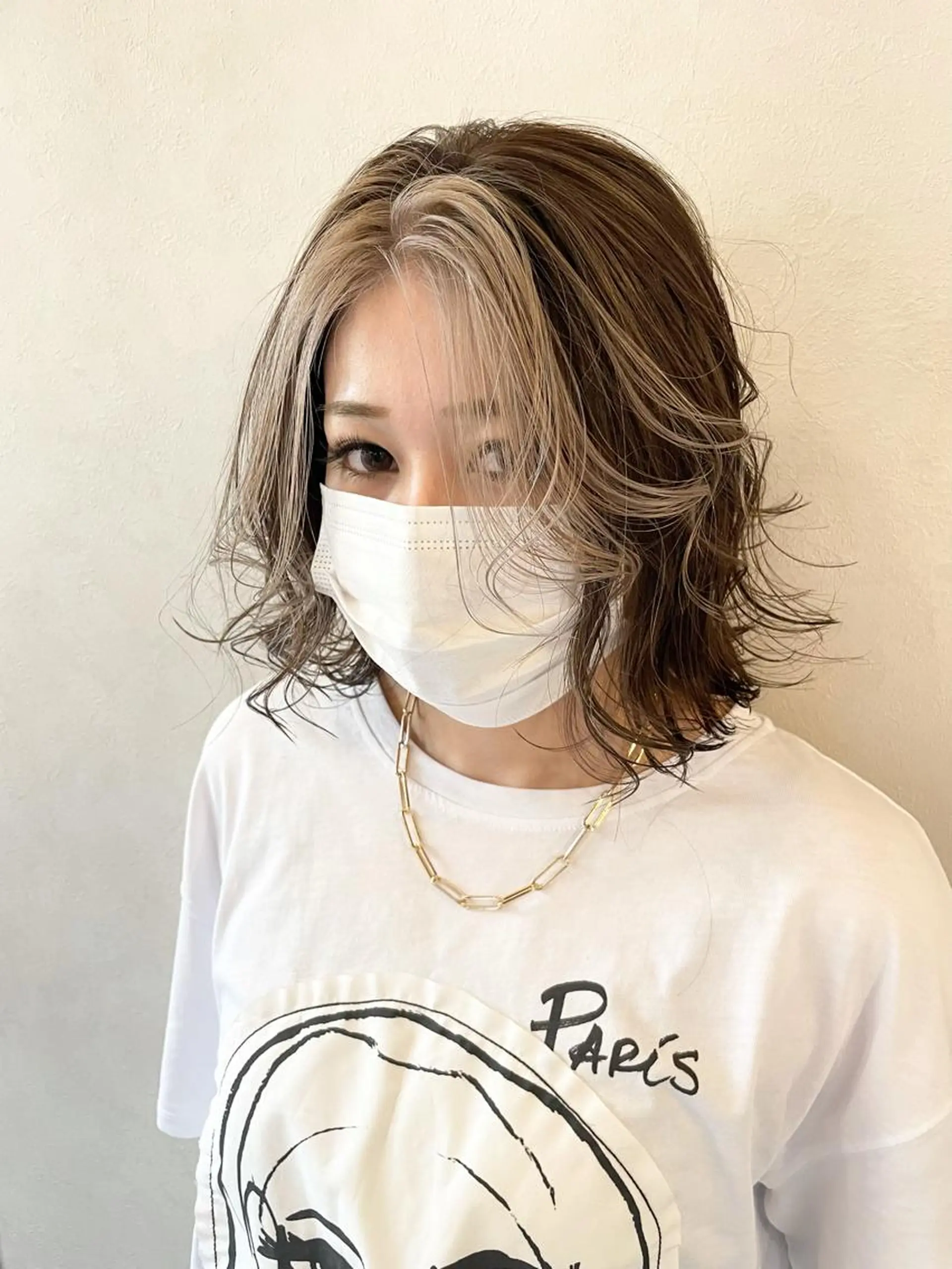 ミディアム カラー ミストバング  フェイスフレーミング グレージュ レイヤー/艶カラー 🫧守利のヘアスタイル