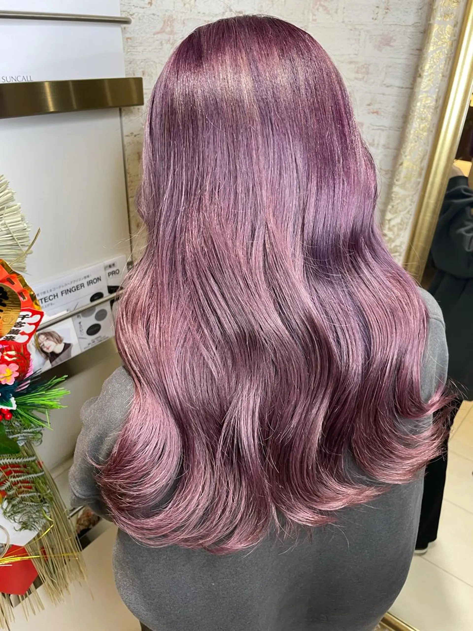 ロング カラー ダブルカラー イヤリングカラー インナーカラー ラベンダーカラー ラベンダーピンク ヘアカラー matiz マティス　表参道所属・💚アンブレラカラー 髪質改善　丸尾】のヘアスタイル