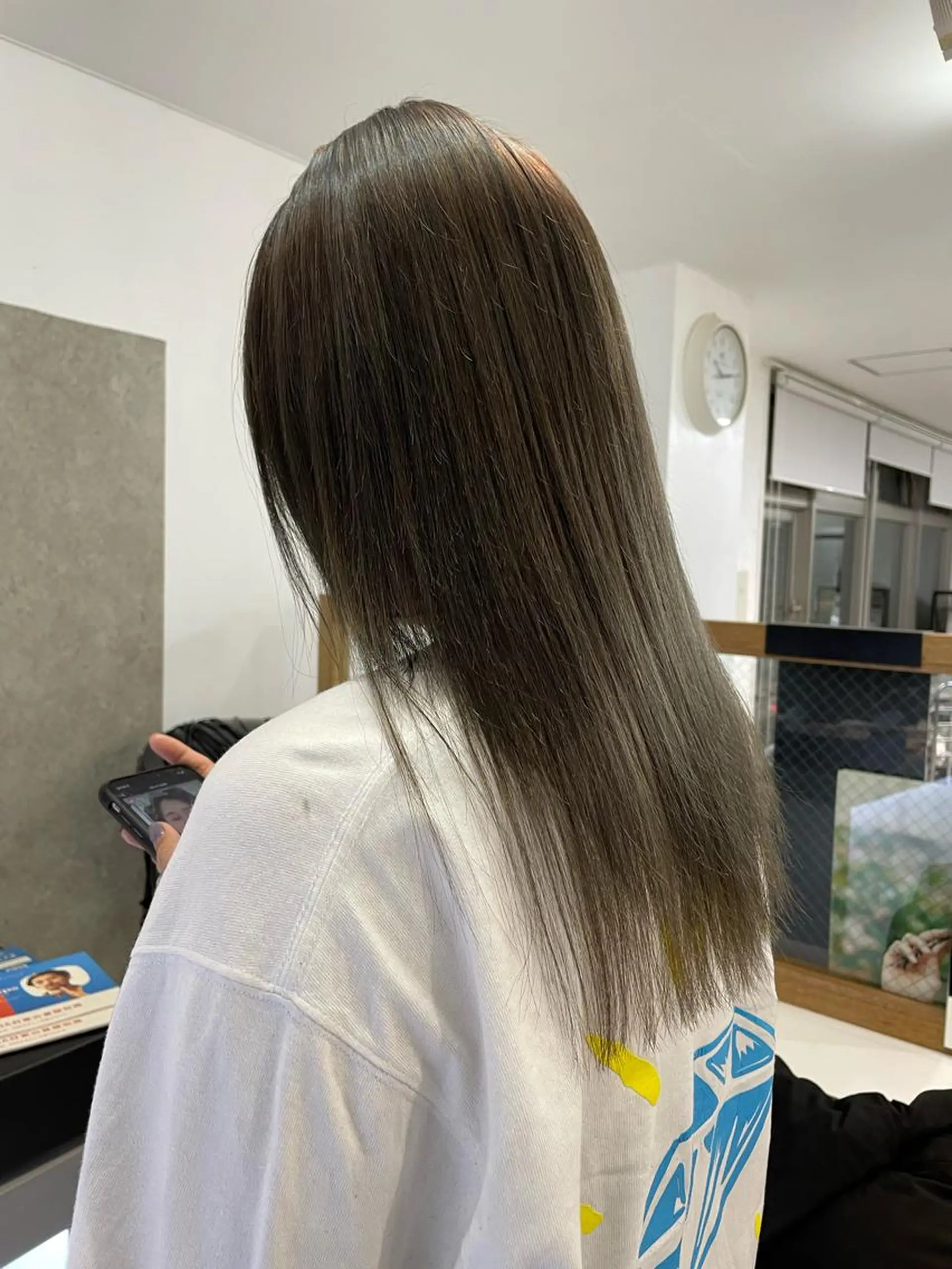 ロング カラー パーマ ヘアアレンジ メンズ キッズ ネイル マツエク・マツパ アイブロウ メンズインナーカラー メンズ韓国風 ベージュカラー イヤリングカラー イルミナカラー 透明感カラー ／ コハのヘアスタイル