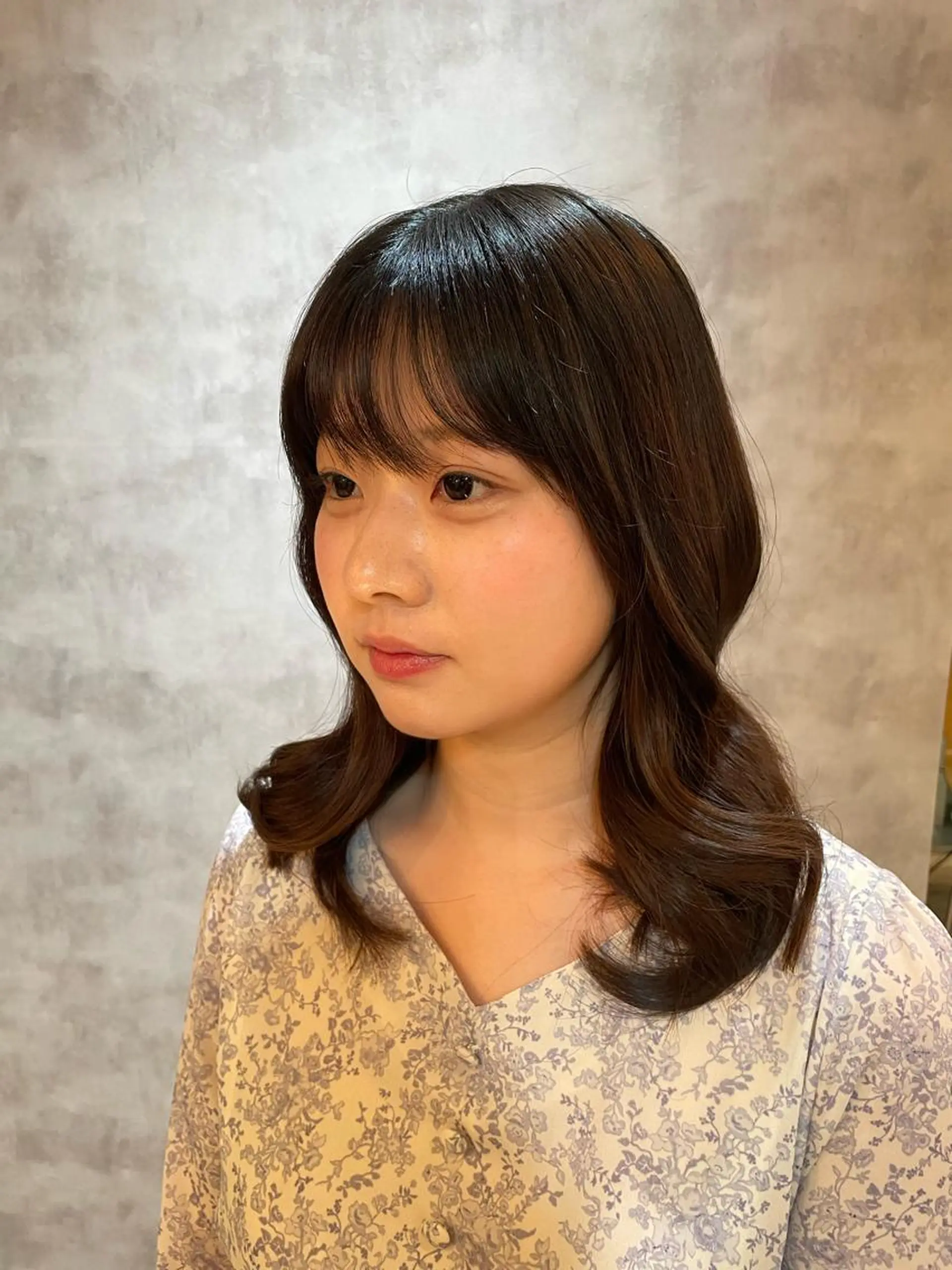 ミディアム ❤️‍🔥波巻きパー マ❤️‍🔥/大須賀のヘアスタイル