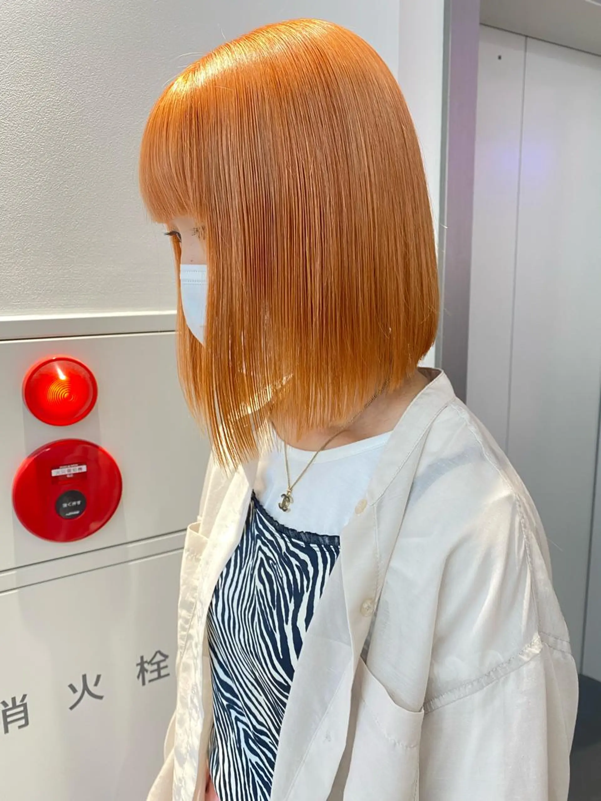 ミディアム カラー ヘアアレンジ ベージュカラー ブラウンカラー オレンジ オレンジベージュ オレンジブラウン 🎨ハイトーン/ 切りっぱなし みつきのヘアスタイル