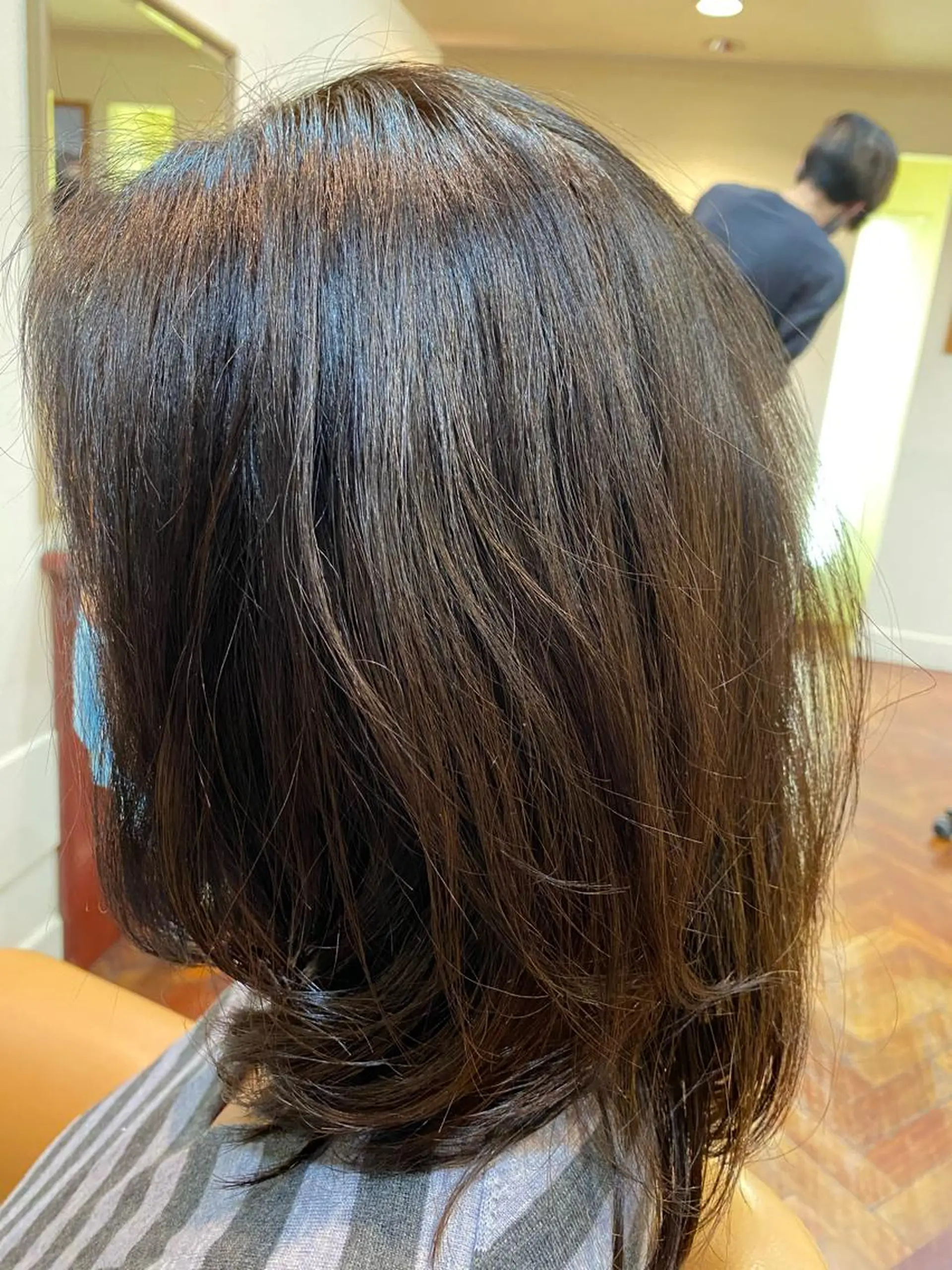 セミロング カラー グラデーションカラー すずき たつやのヘアスタイル