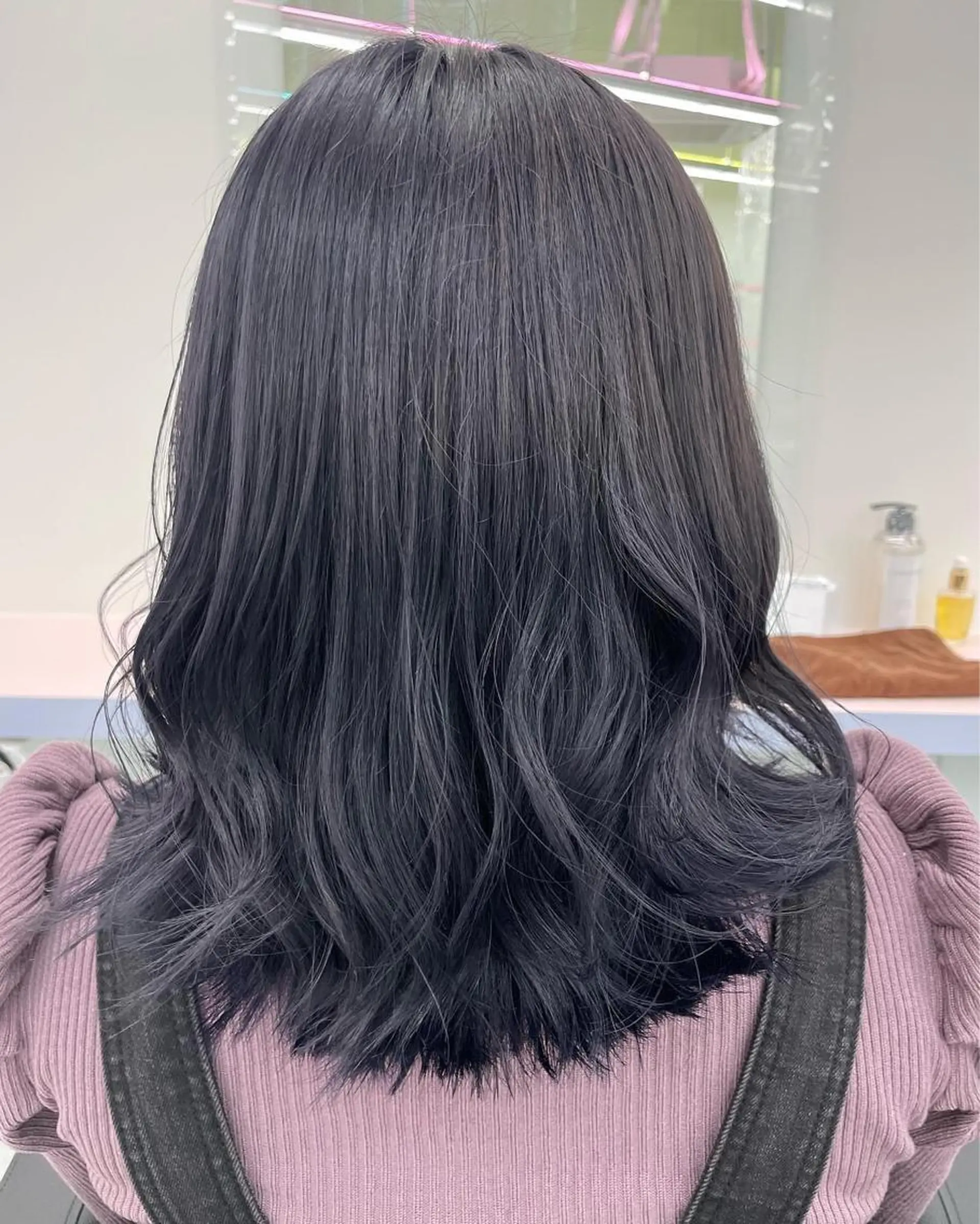 ミディアム カラー アッシュ ブルーカラー ブルーアッシュ ヘアカラー トリートメント 🫧ハイトーン🫧 ベージュ🫧徹哉のヘアスタイル