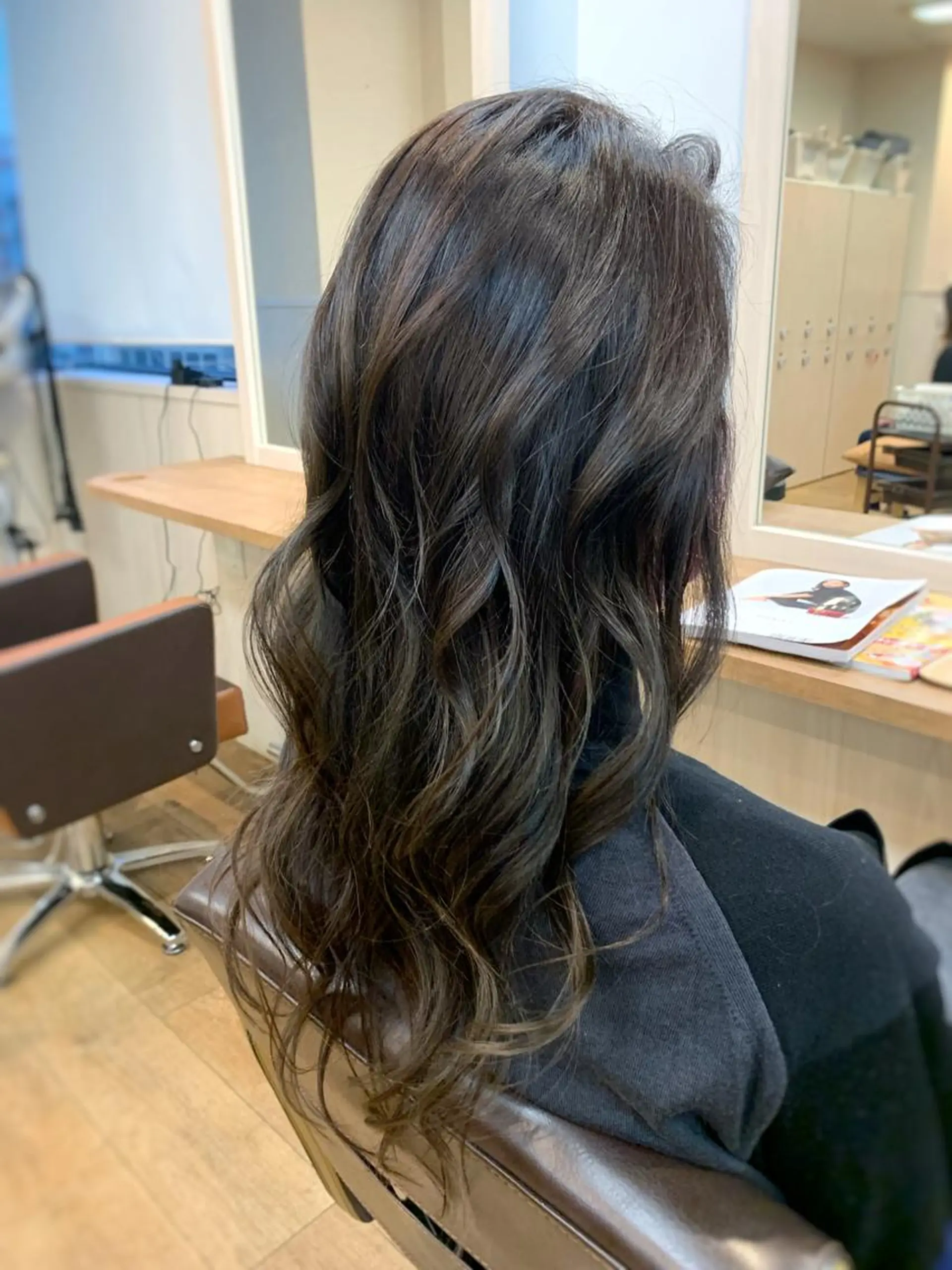 ロング カラー ブリーチ グラデーションカラー ハイライトカラー ブリーチなしカラー ハイライト yuri🌼 N°＋uta*天王寺のヘアスタイル
