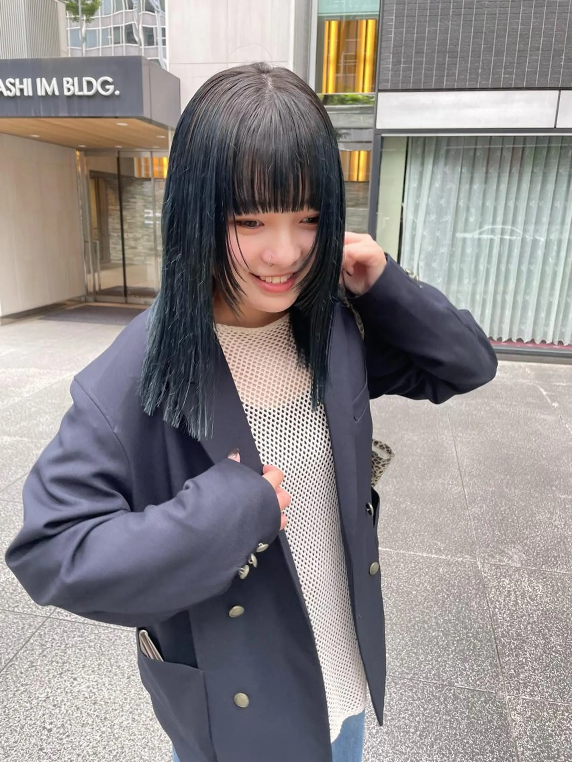 セミロング カラー パーマ ヘアアレンジ メンズ キッズ ネイル マツエク・マツパ アイブロウ ブルーカラー ブルー tatsumi/ボブ ウルフ/レイヤーのヘアスタイル