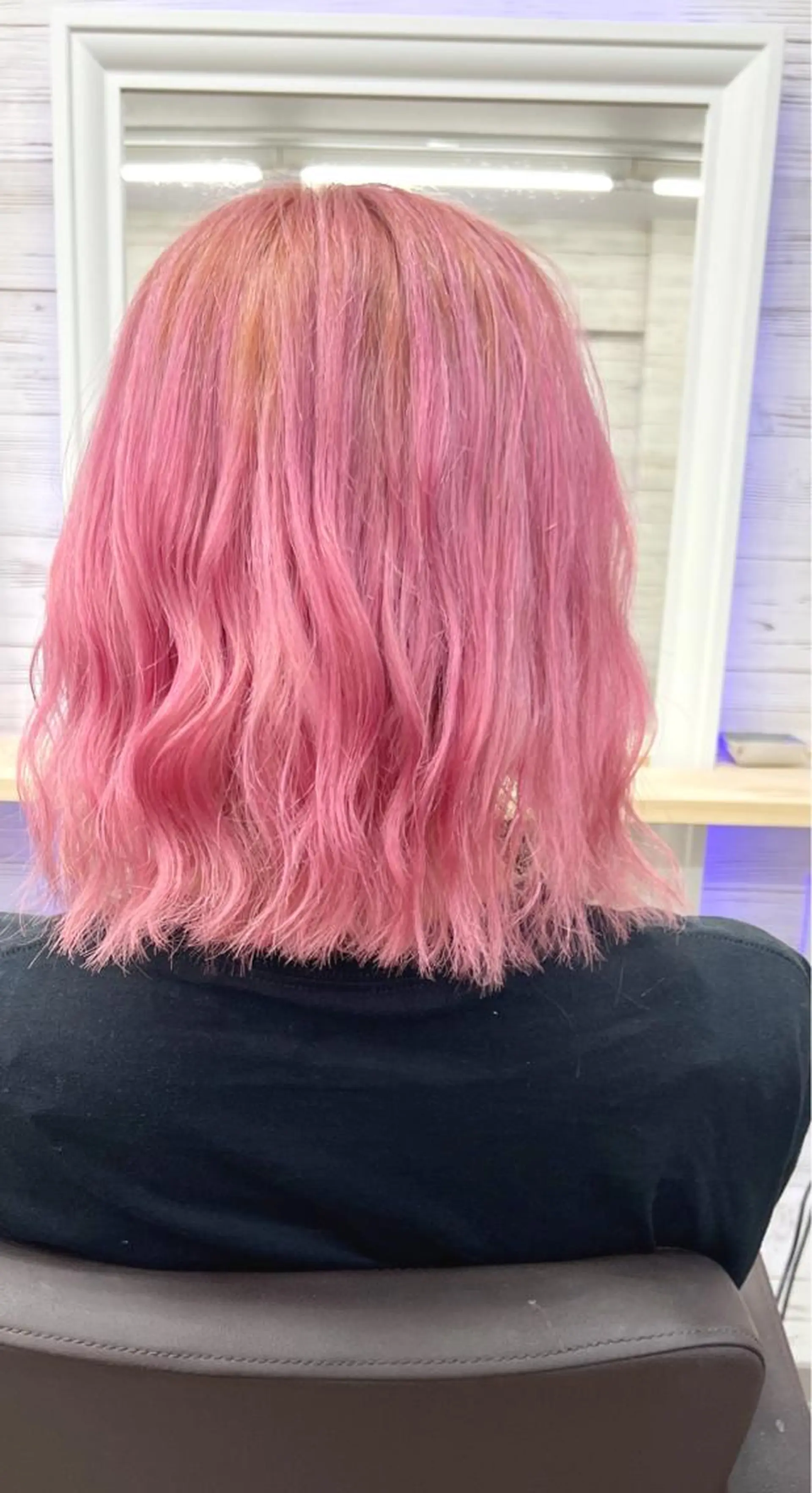 セミロング カラー ヘアアレンジ ブリーチ ケアブリーチ ハイトーンカラー ピンクカラー カット ヘアカラー トリートメント 枝毛カット＆髪質改善 満足NO.1岡しゃんのヘアスタイル