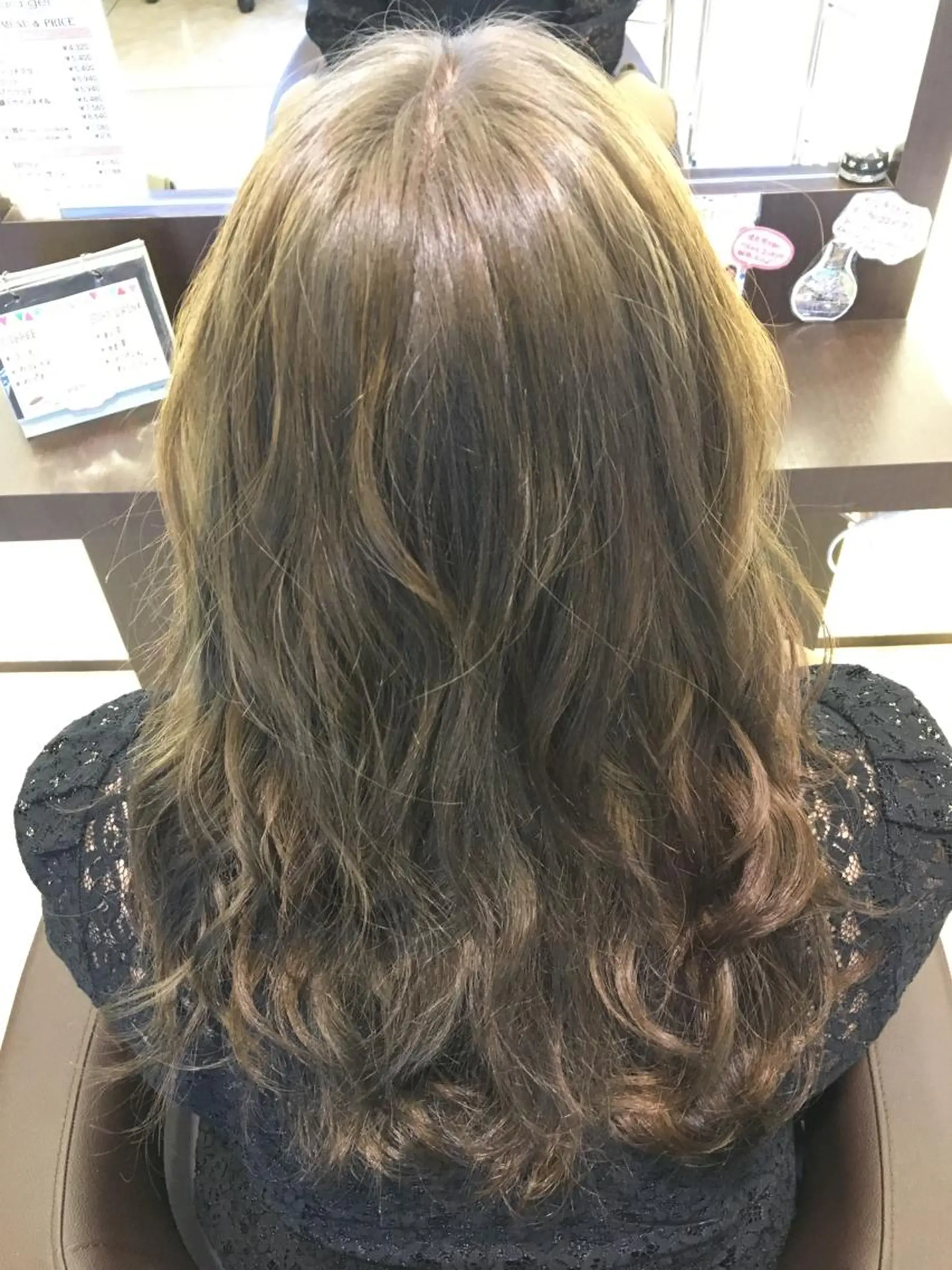 セミロング カラー ヘアカラー 伊藤 元気のヘアスタイル
