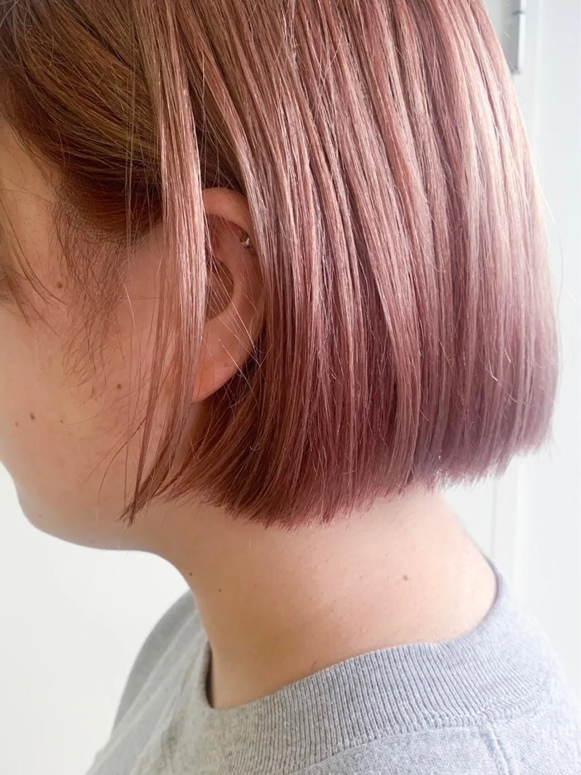 ショート nuu所属・💜ショート💜 ウルフ、ボブ二色亜美のヘアスタイル