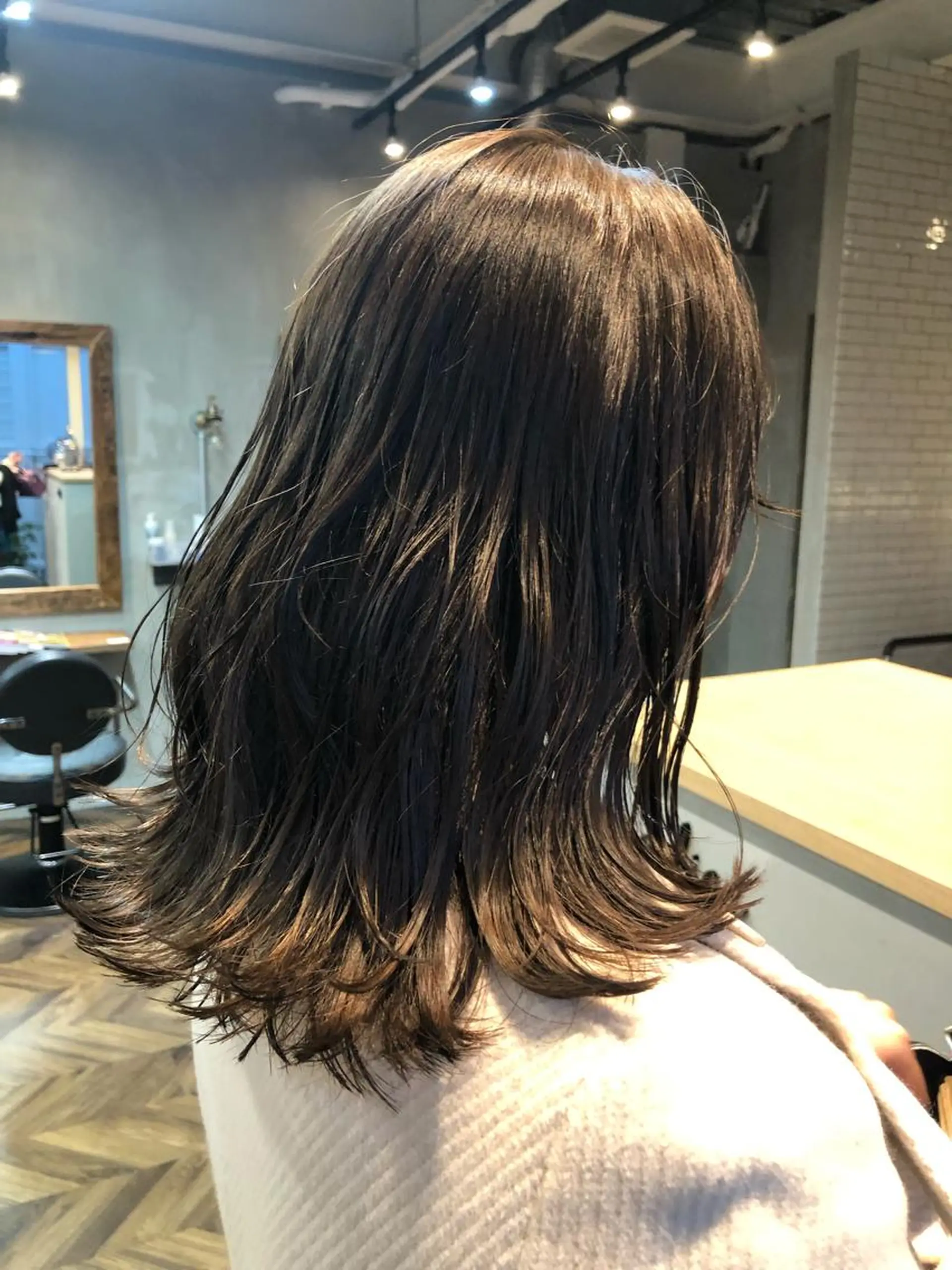 セミロング カラー 遠藤 眞実のヘアスタイル