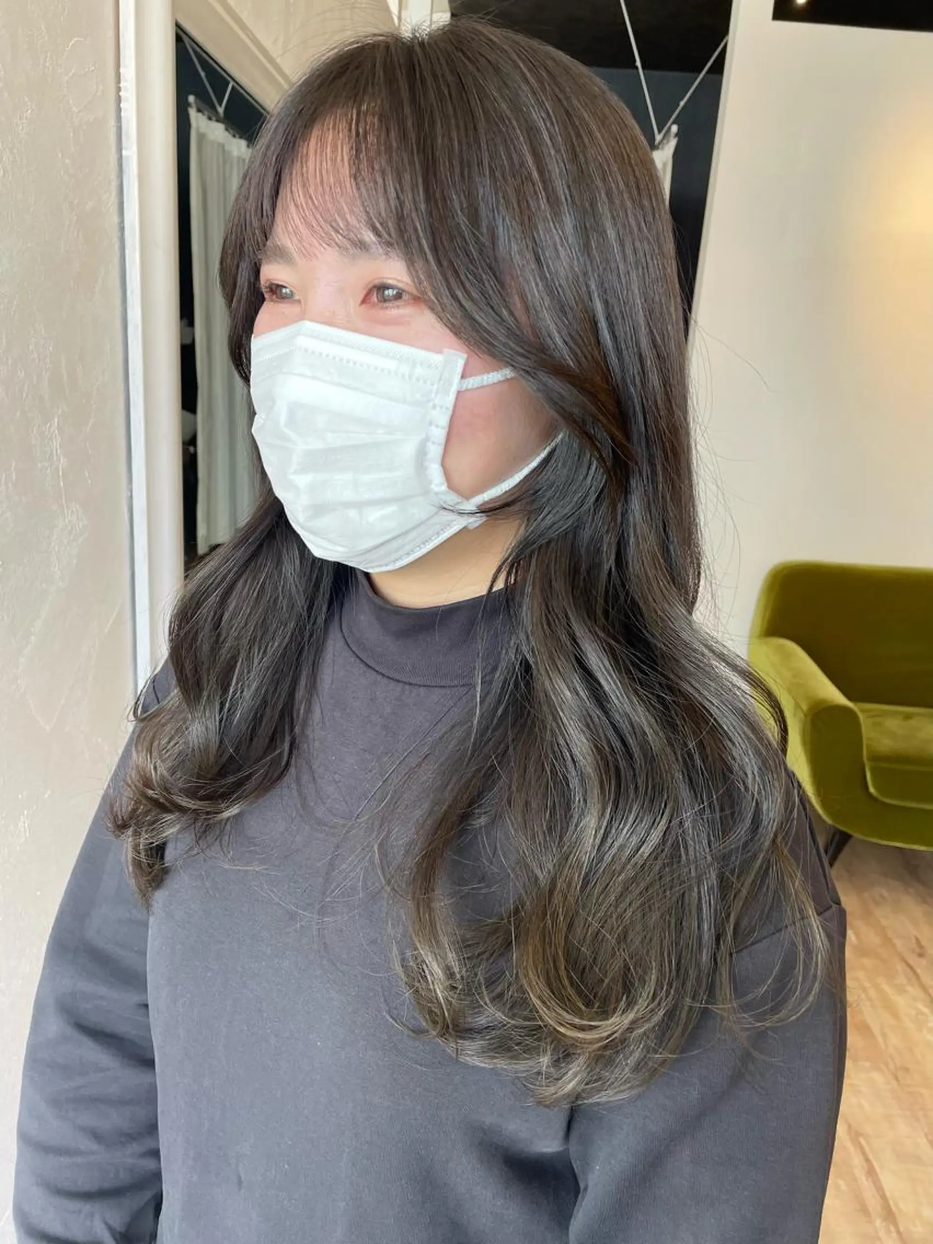 セミロング カラー ベージュカラー オリーブベージュ 錦 茉李のヘアスタイル