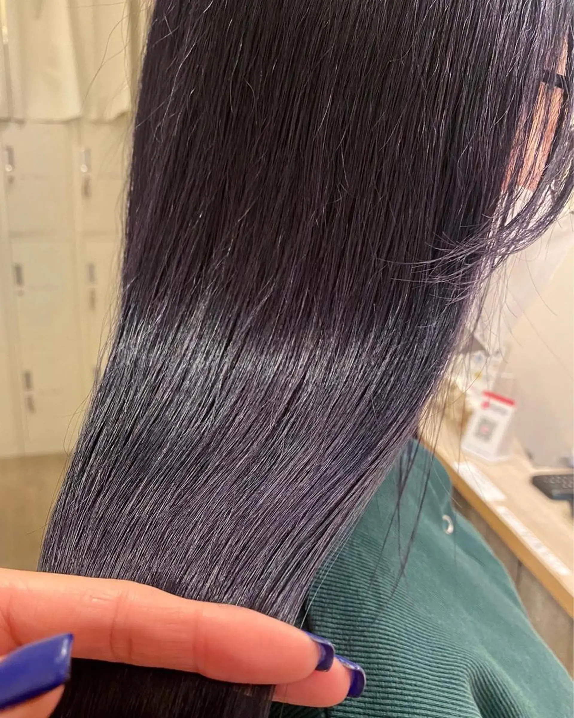 ロング カラー ANNA /艶髪/ハイトーンのヘアスタイル