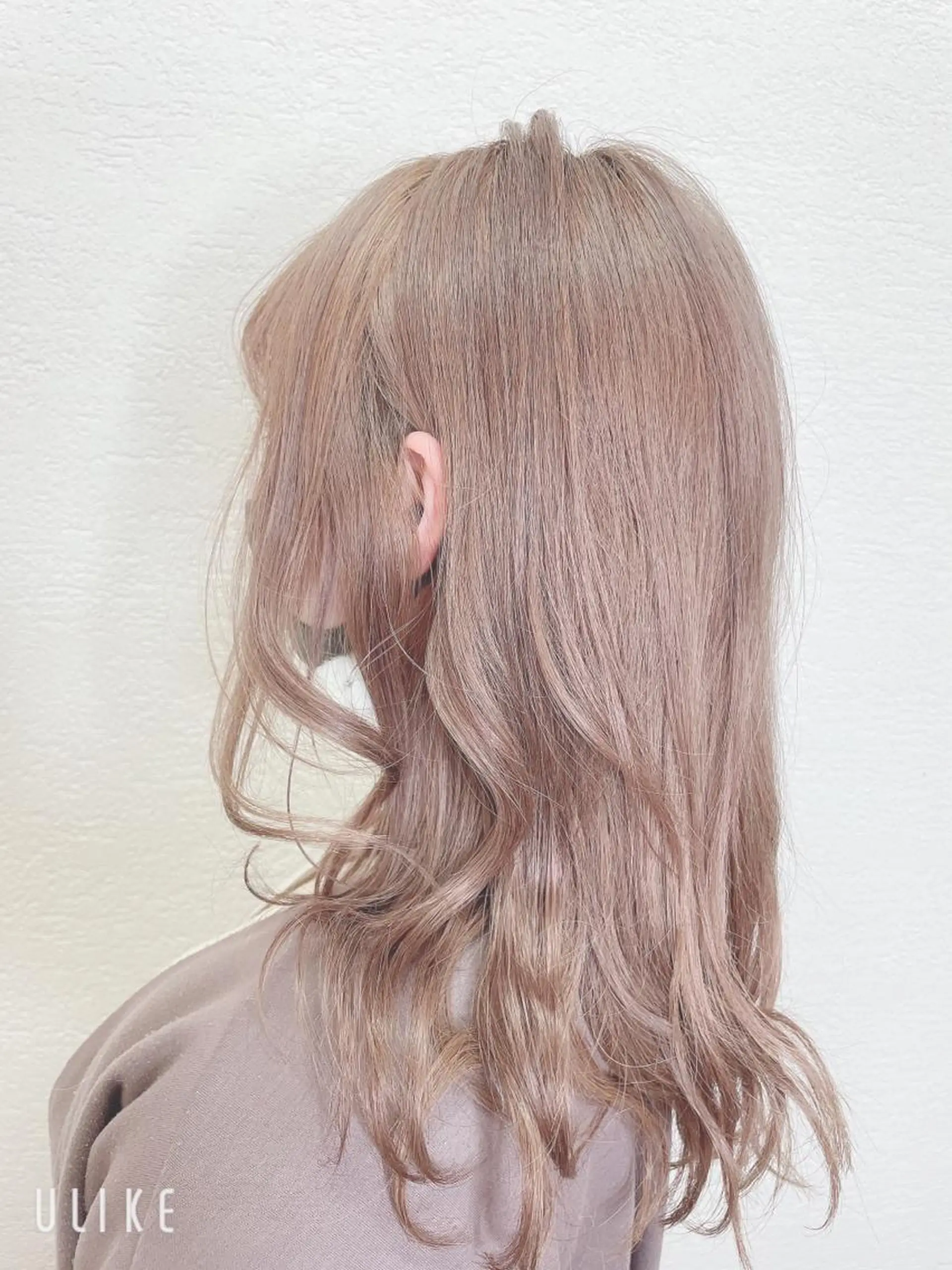 ロング カラー ベージュカラー ミルクティーベージュ カット ヘアカラー トリートメント ❣️モードケイズ塚口 和田一将のヘアスタイル