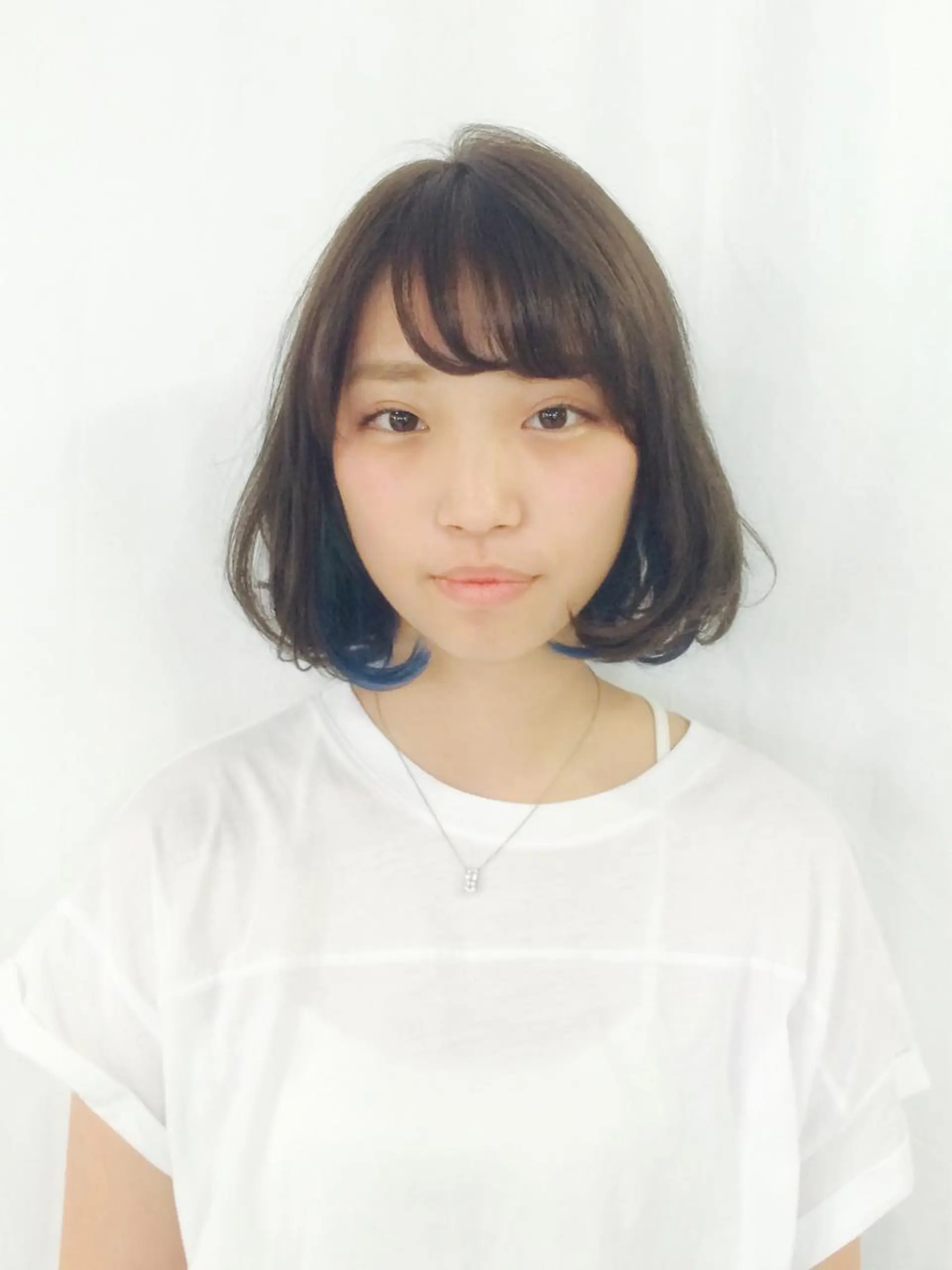 ミディアム カラー アッシュ ブリーチ ブルーカラー 透明感カラー インナーカラー LUCK本厚木 浦住 貴大のヘアスタイル