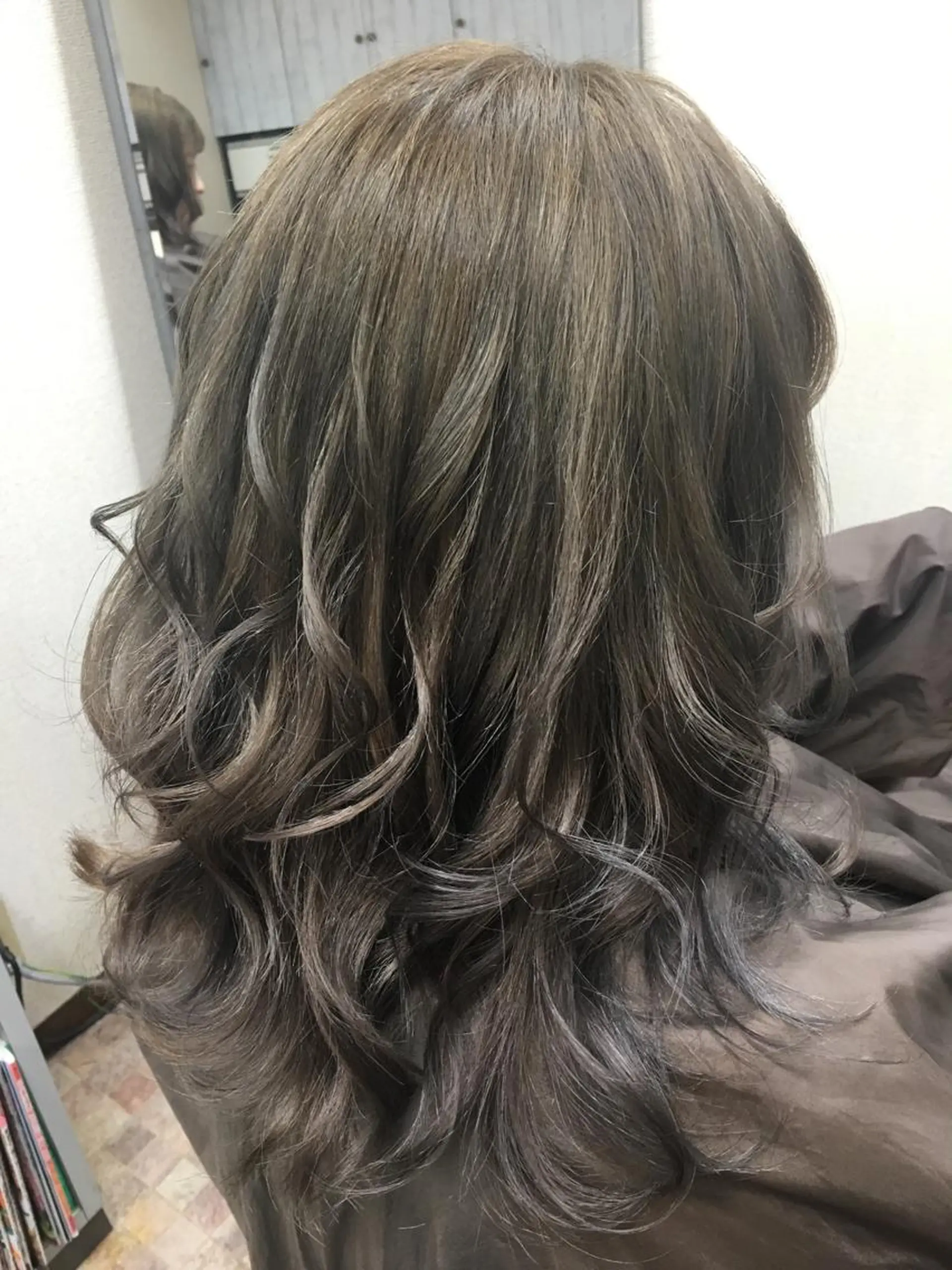 セミロング カラー グレージュ カット ヘアカラー Partie （パルティー）のヘアスタイル