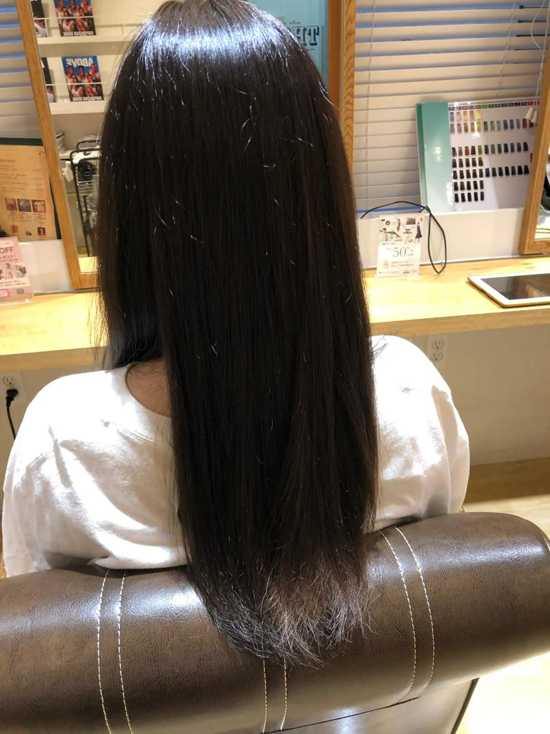 ロング アッシュ ヘアカラー kawabe maikoのヘアスタイル