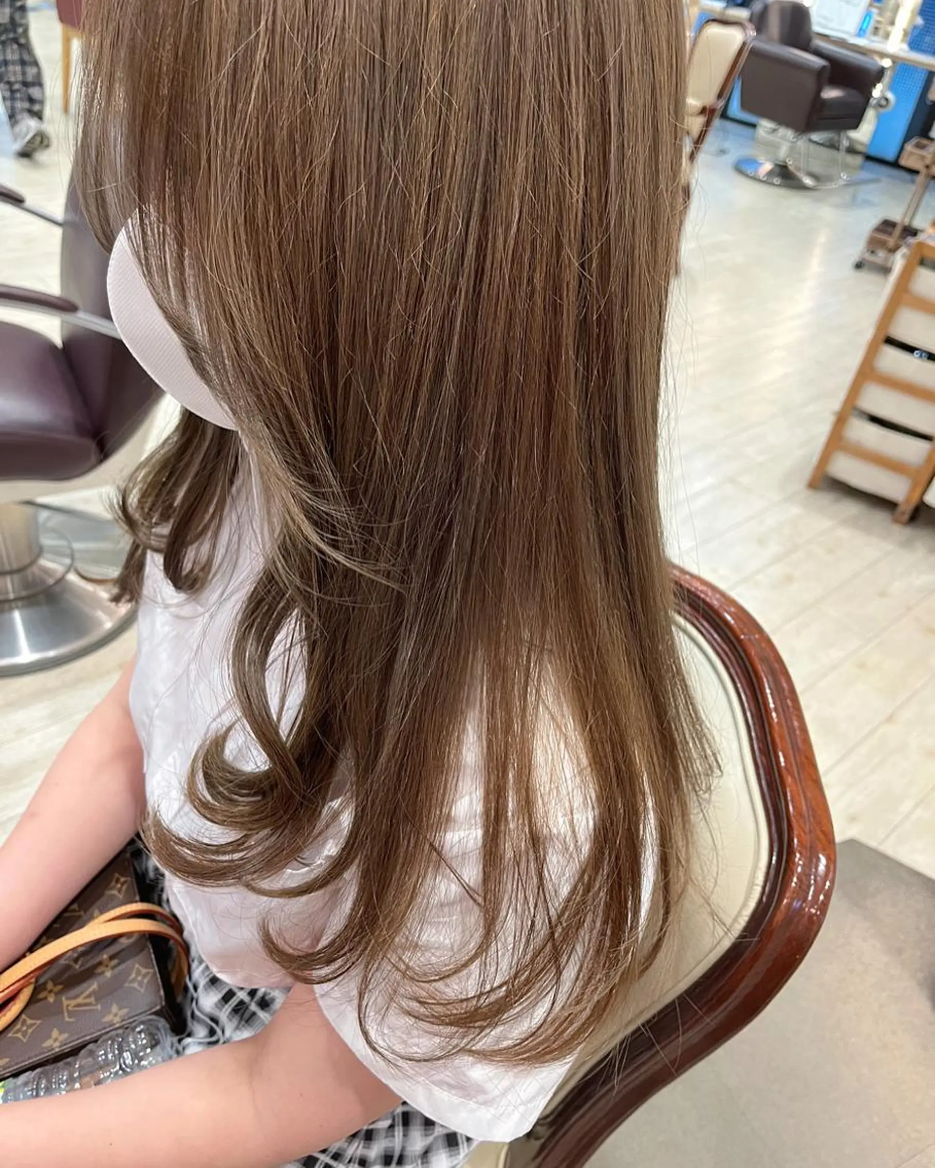 ロング カラー ベージュカラー ブリーチ ヘアカラー トリートメント サソウ ユリエ🥥のヘアスタイル