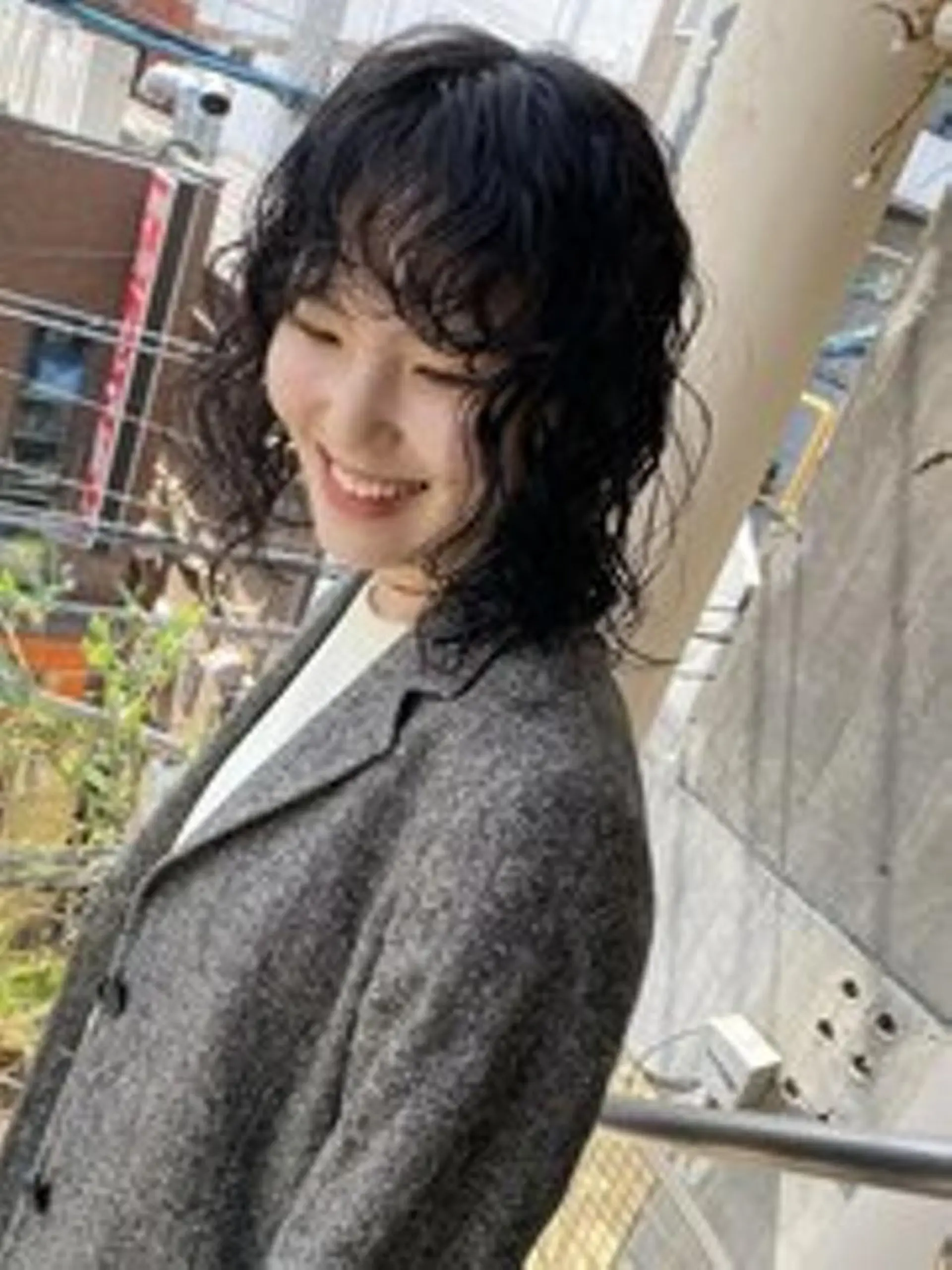 パーマ ミディアム qiie ブリーチ ハイライトのヘアスタイル