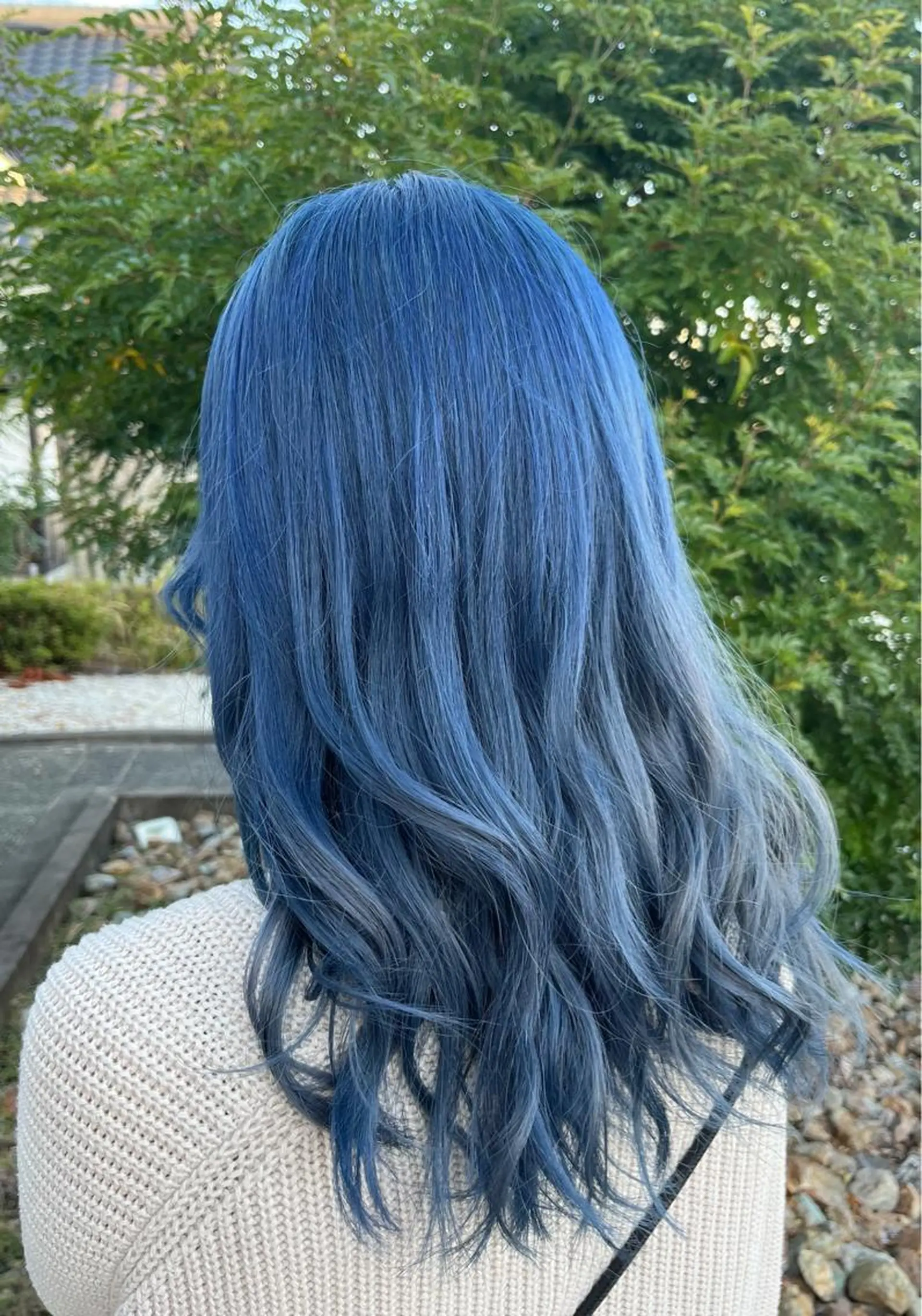ロング カラー ブルーカラー シルバー qulim hair所属・赤座 早紀【qulim】のヘアスタイル
