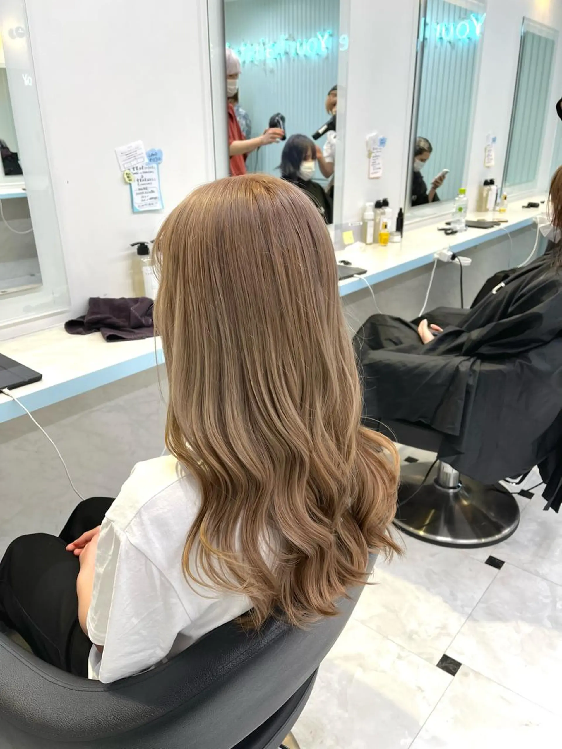 ロング カラー ブリーチ ブリーチなしカラー 透明感/グレージュ/ ミルクティー/ユウトのヘアスタイル