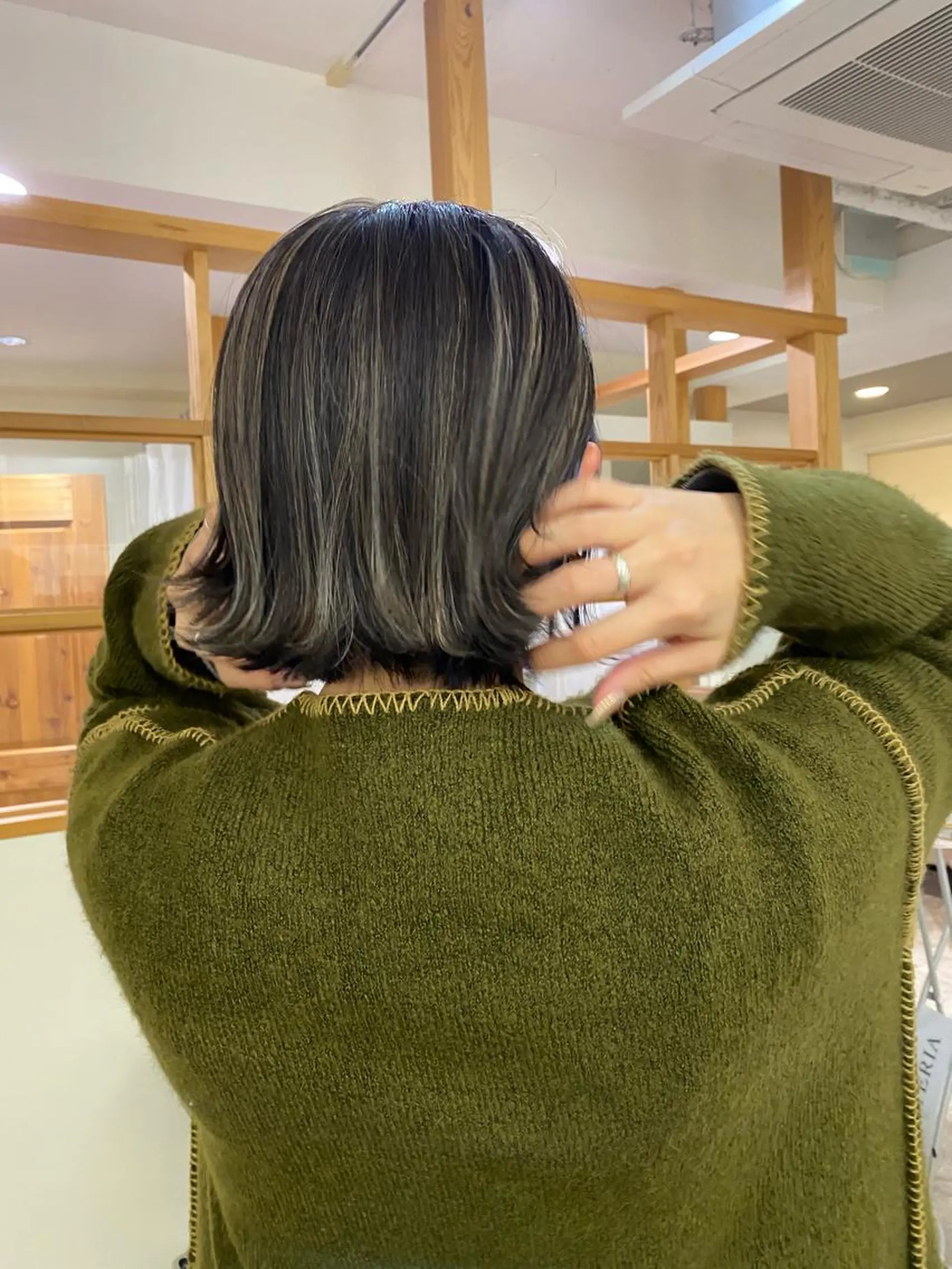 ショート カラー ヘアアレンジ ハイライトカラー ボブ ハイライト 艶髪💫透明感カラー 🕊まやのヘアスタイル