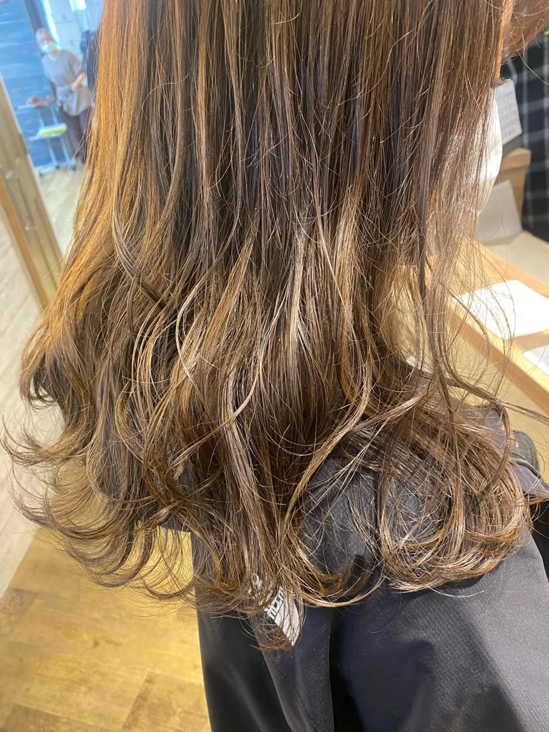 ミディアム カラー ベージュカラー ブリーチ ブリーチなしカラー 遠藤沙也加 /レイヤーカットのヘアスタイル