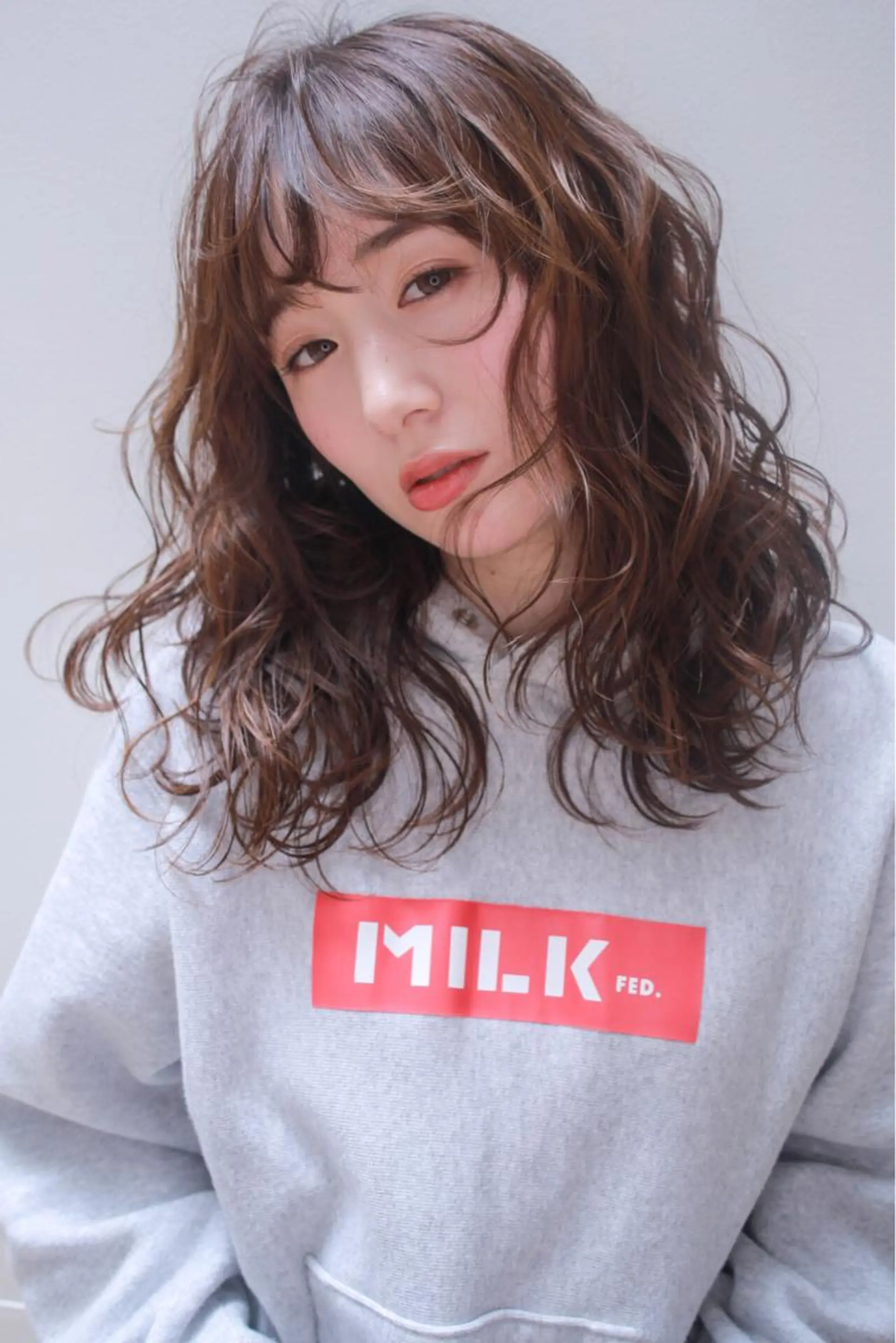 セミロング カラー 伊藤 裕貴のヘアスタイル