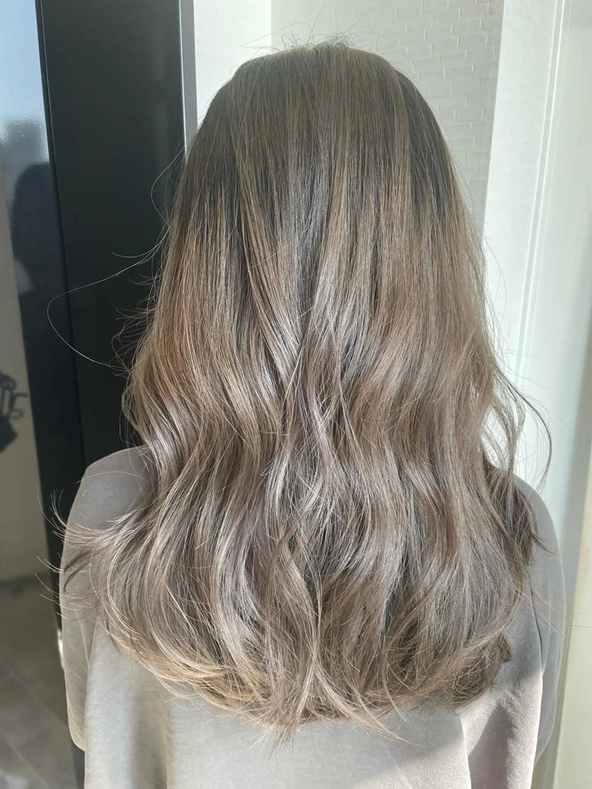 ロング カラー バレイヤージュ グレージュ レイヤーカット カット ヘアカラー トリートメント STAR RIVER所属・YUI/ ブリーチカラー🌷のヘアスタイル