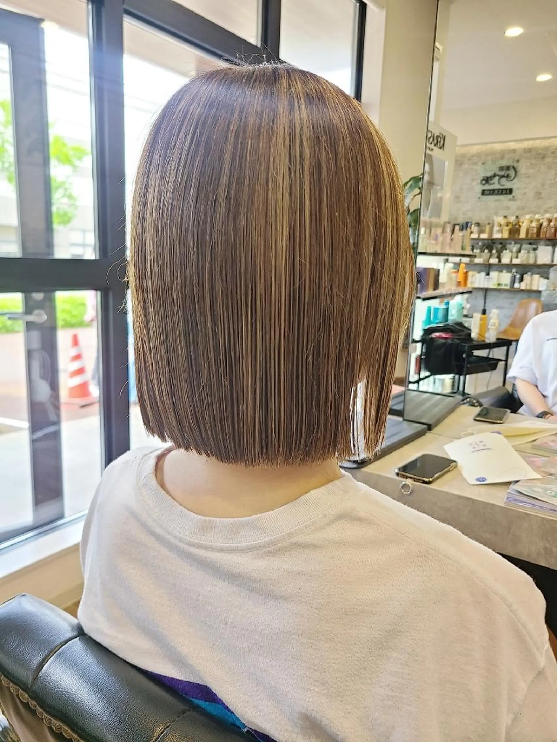 ミディアム カラー ハイライトカラー ボブ ハイライト カット トリートメント 関口 友菜のヘアスタイル