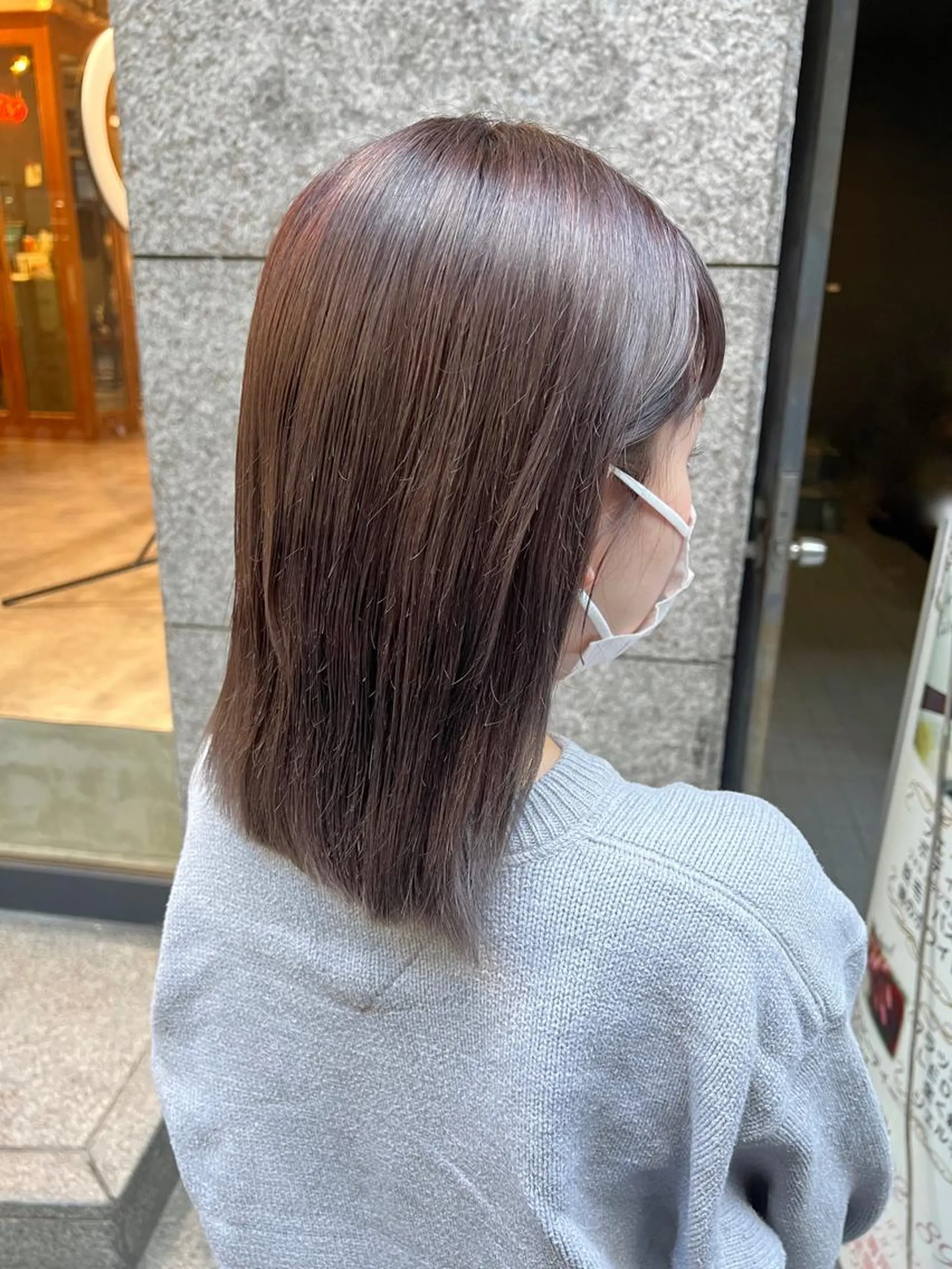 セミロング カラー ブリーチ グレージュ ラベンダーカラー ラベンダーグレージュ ラベンダーグレー ノイシキ サキのヘアスタイル