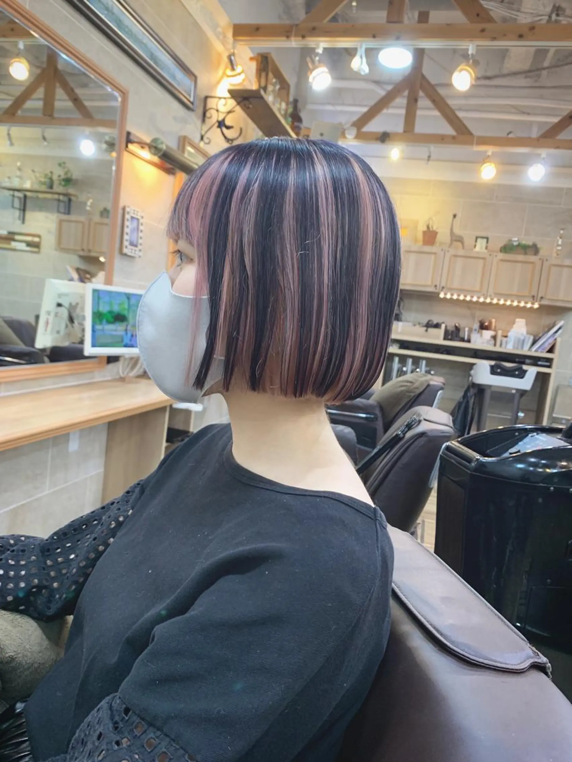 ショート カラー インナーカラー ボブ カット ヘアカラー トリートメント 平尾 拓也のヘアスタイル